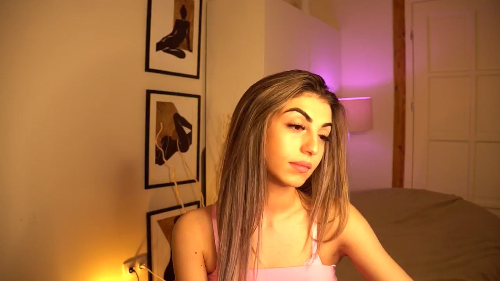 Gallery image thumbnail from lovlybambi's myfreecams stream on, 05/16/2024, 10:38 image 17 of 20