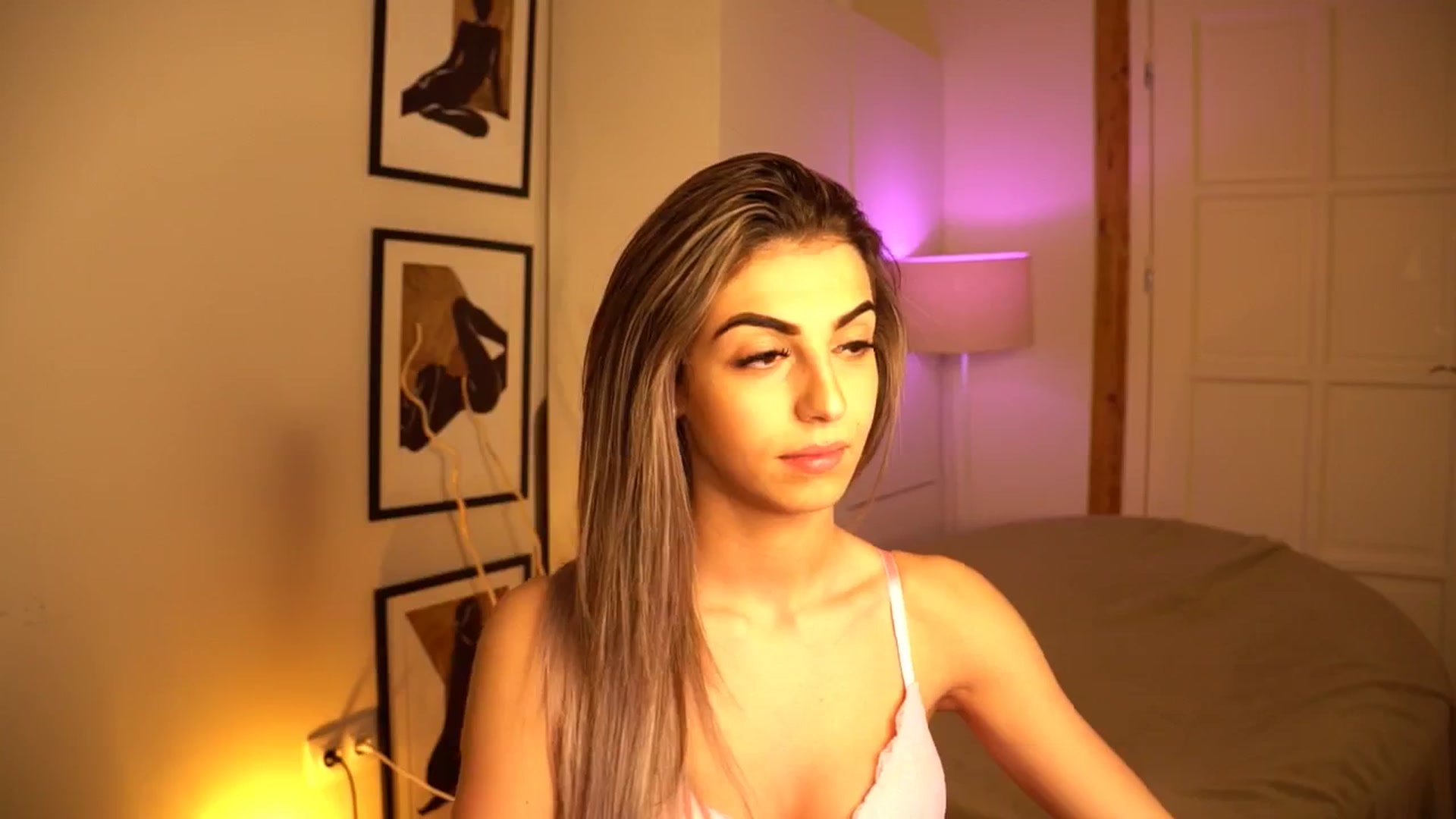 Gallery image thumbnail from lovlybambi's myfreecams stream on, 05/16/2024, 13:26 image 18 of 20