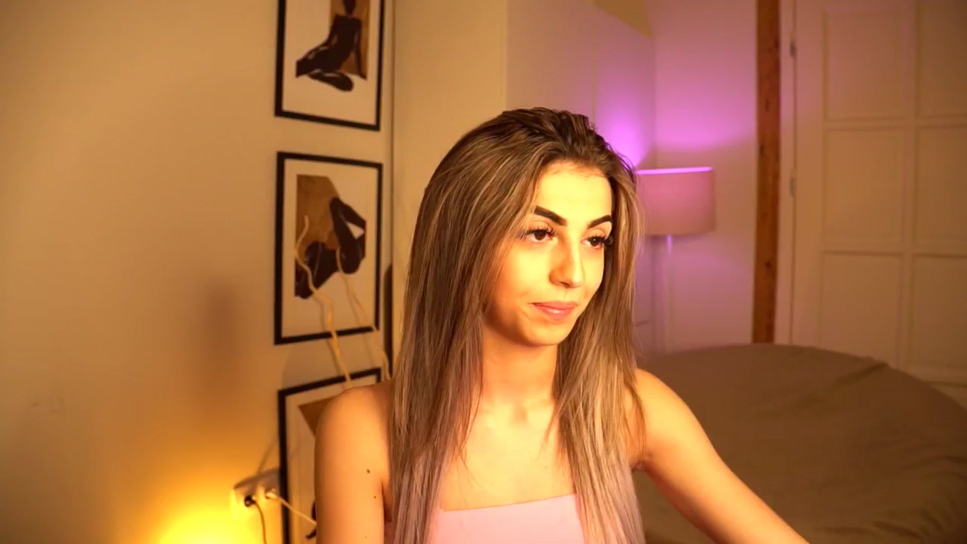 Gallery image thumbnail from lovlybambi's myfreecams stream on, 05/16/2024, 13:26 image 4 of 20