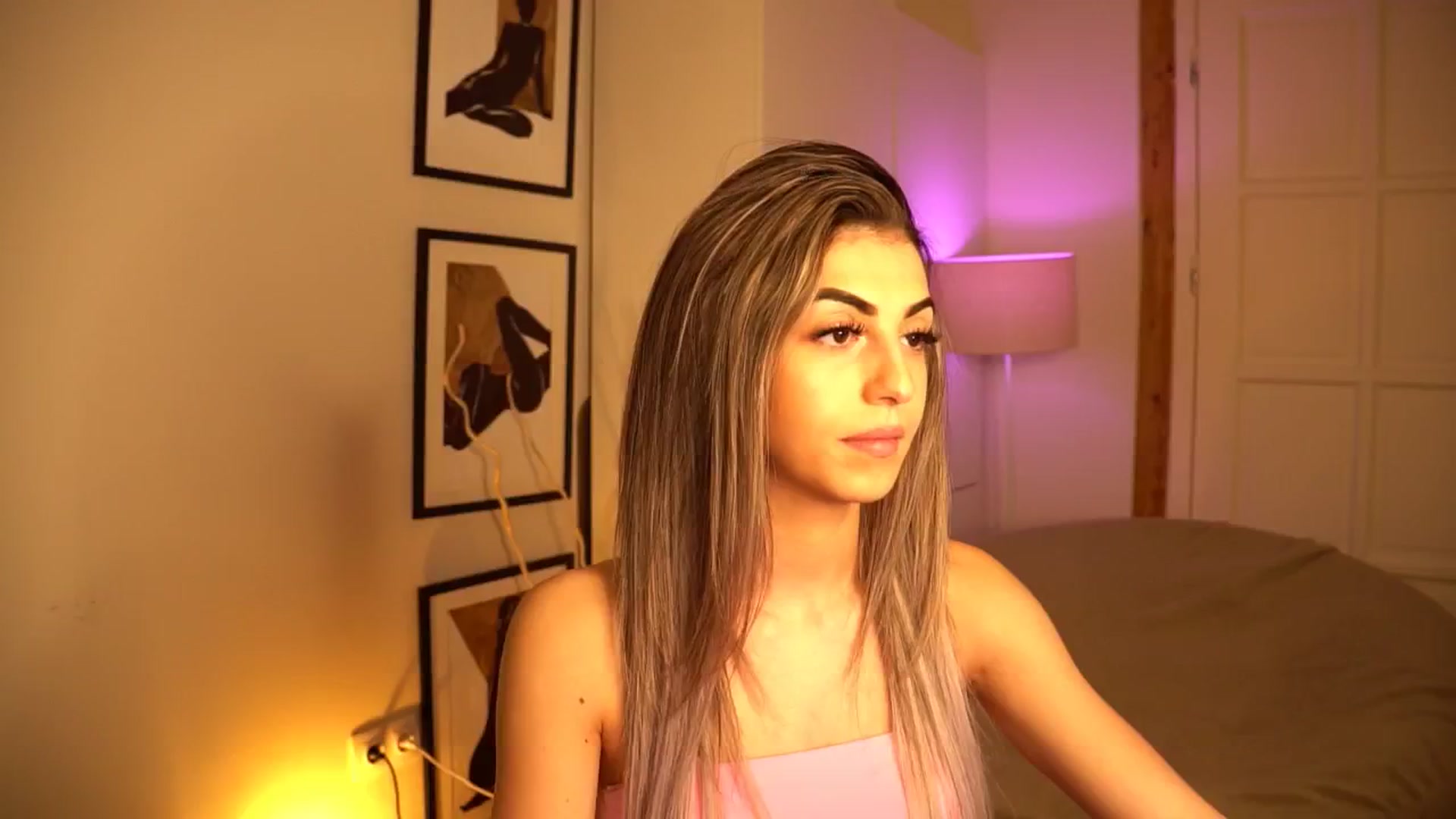 Gallery image thumbnail from lovlybambi's myfreecams stream on, 05/16/2024, 13:26 image 2 of 20