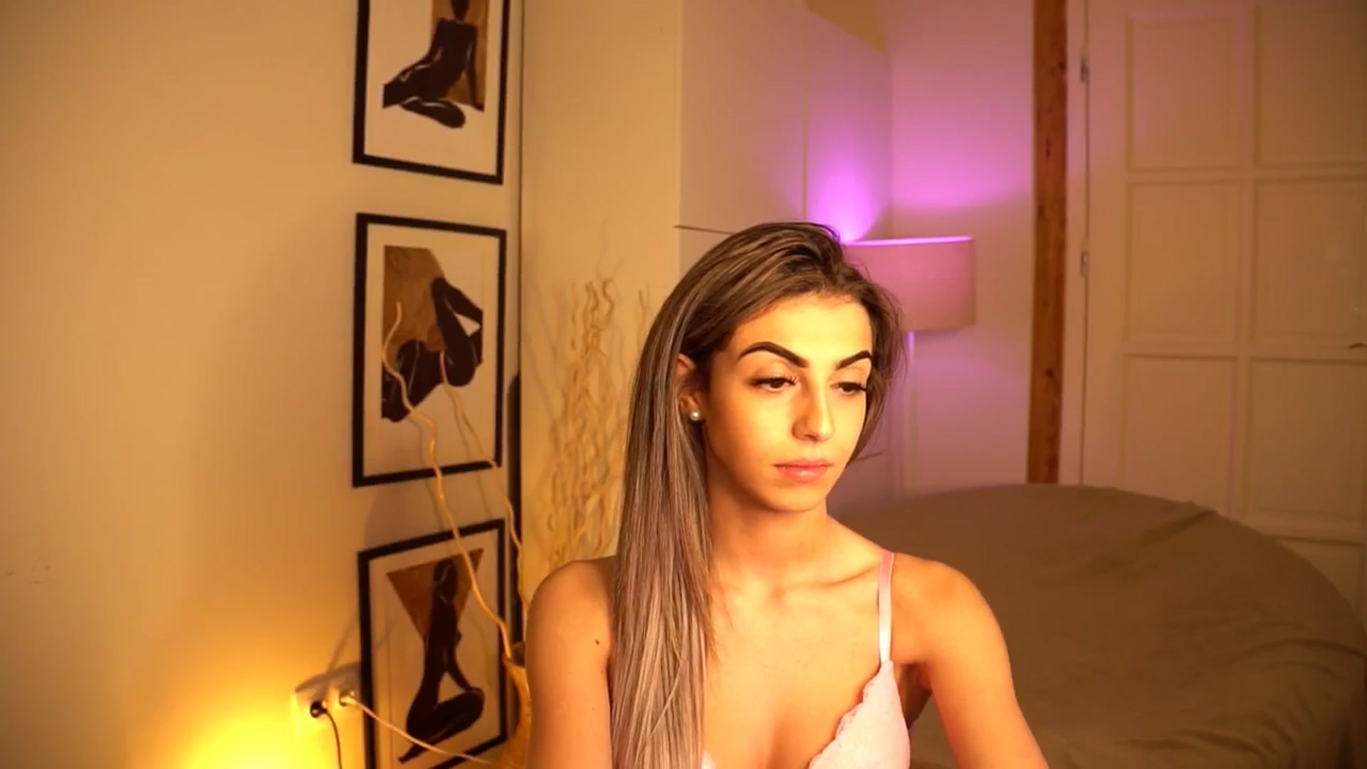 Gallery image thumbnail from lovlybambi's myfreecams stream on, 05/16/2024, 14:33 image 6 of 20
