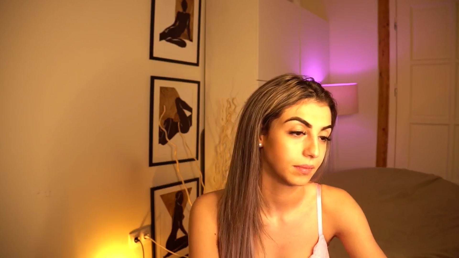 Gallery image thumbnail from lovlybambi's myfreecams stream on, 05/16/2024, 14:33 image 19 of 20
