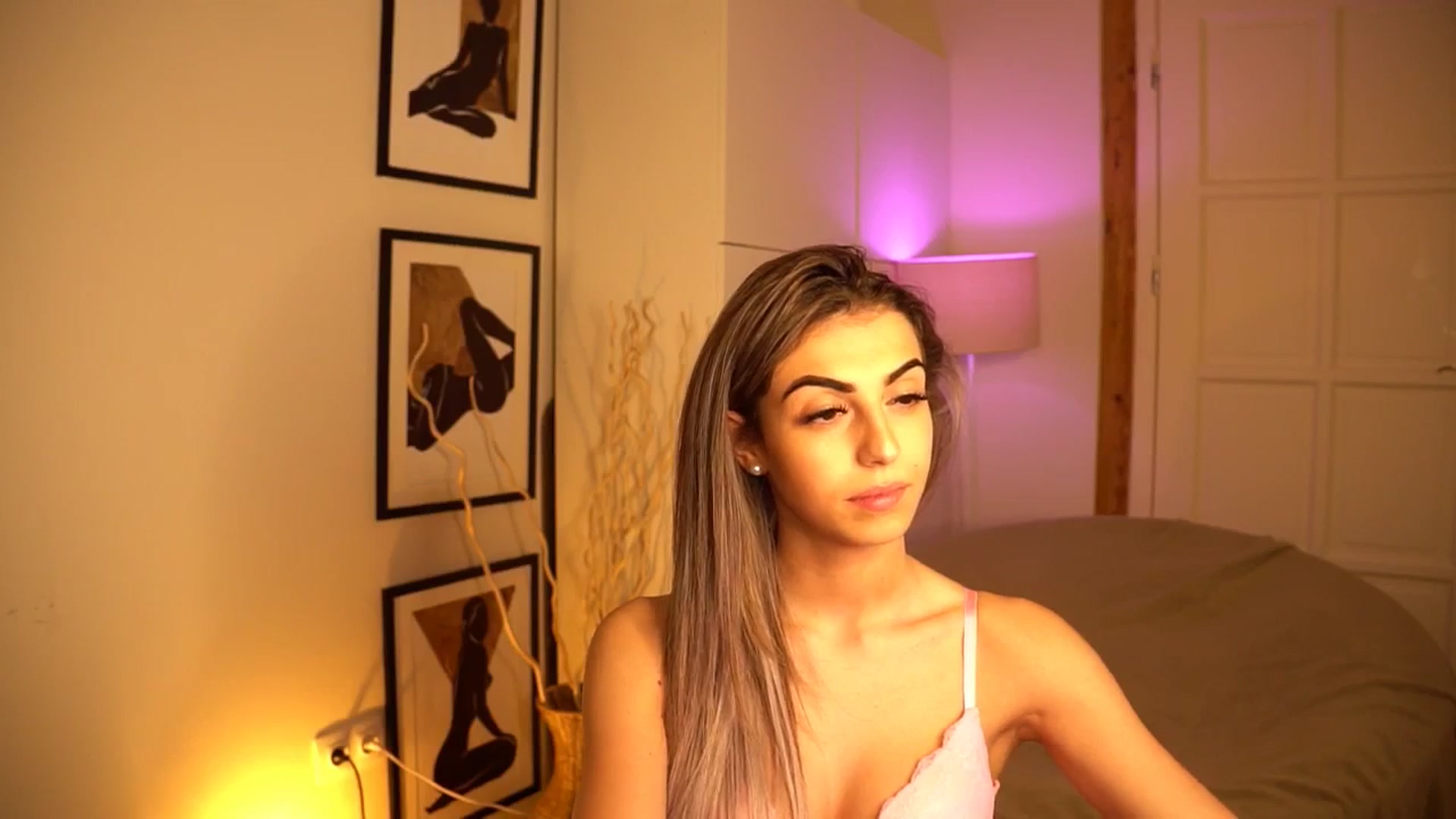 Gallery image thumbnail from lovlybambi's myfreecams stream on, 05/16/2024, 14:33 image 7 of 20
