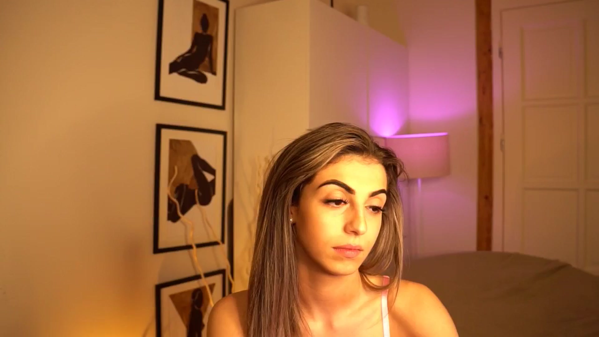Gallery image thumbnail from lovlybambi's myfreecams stream on, 05/16/2024, 15:06 image 15 of 20