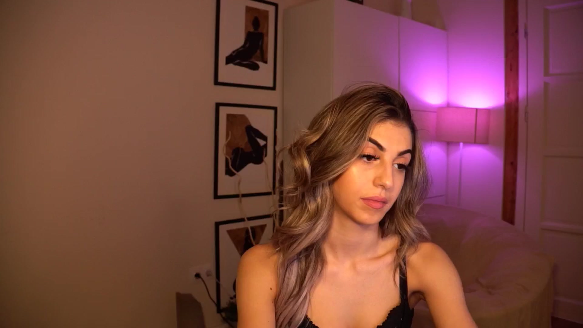 Gallery image thumbnail from lovlybambi's myfreecams stream on, 05/20/2024, 16:47 image 15 of 20
