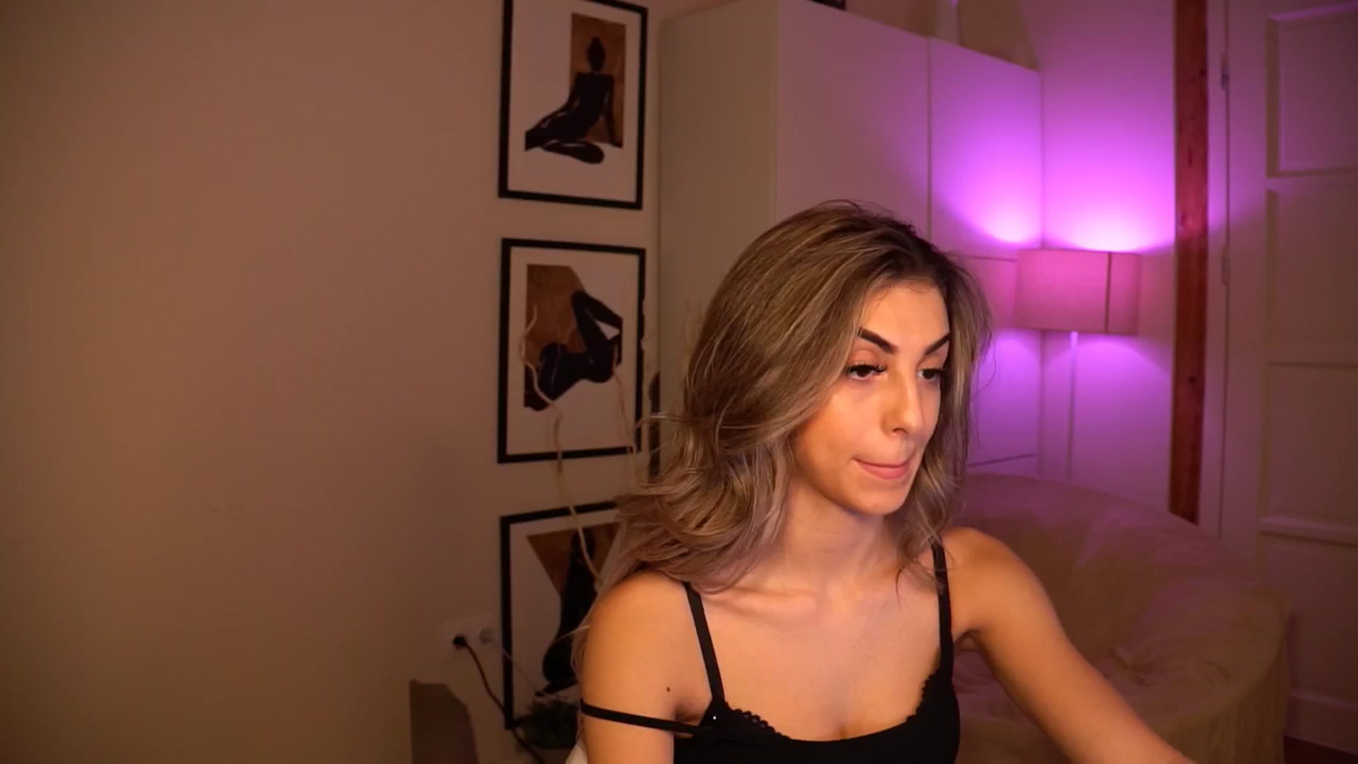 Gallery image thumbnail from lovlybambi's myfreecams stream on, 05/20/2024, 16:47 image 6 of 20