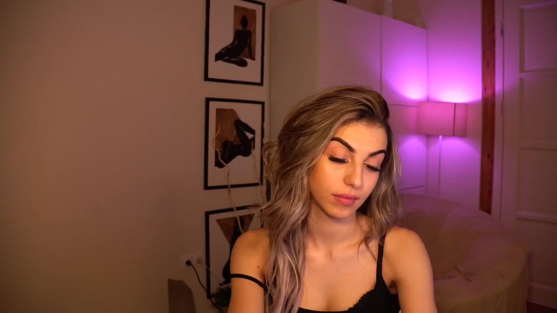 Gallery image thumbnail from lovlybambi's myfreecams stream on, 05/20/2024, 16:47 image 8 of 20
