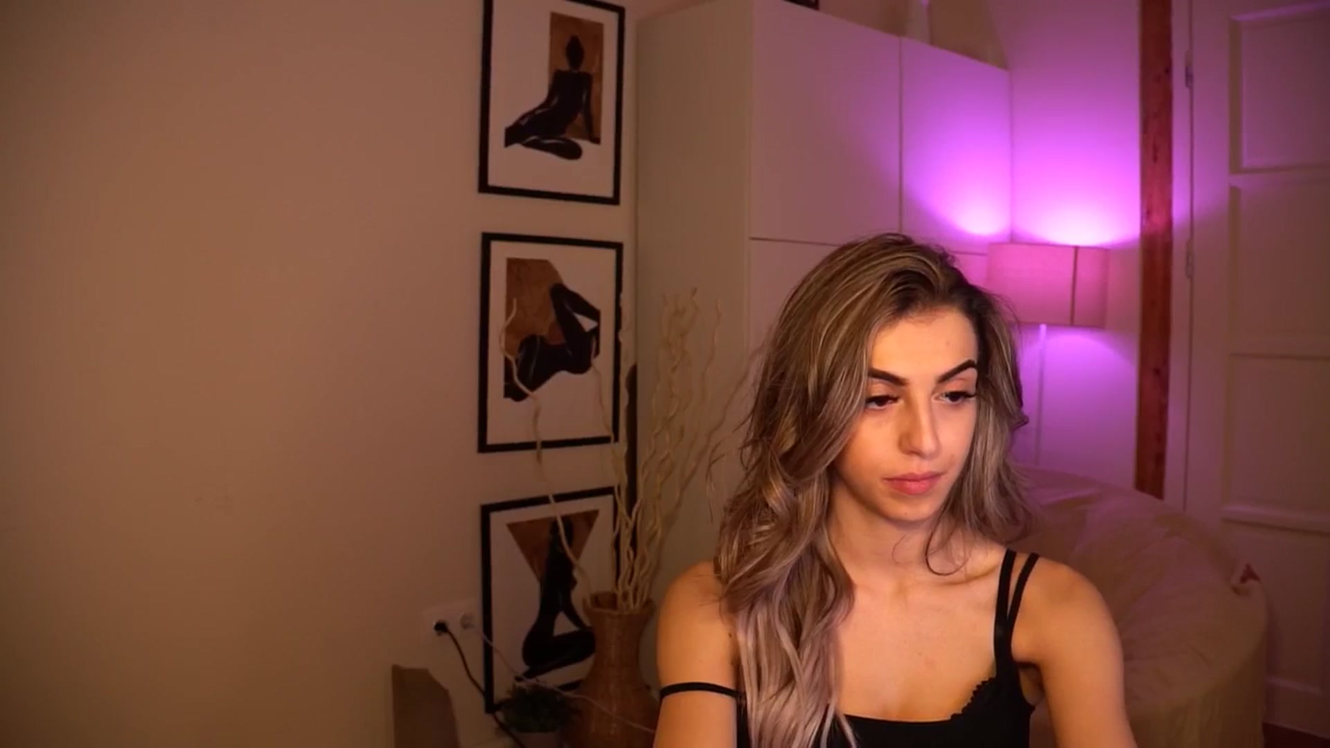 Gallery image thumbnail from lovlybambi's myfreecams stream on, 05/20/2024, 19:35 image 8 of 20