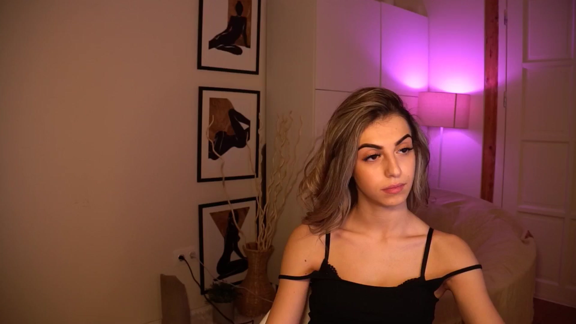 Gallery image thumbnail from lovlybambi's myfreecams stream on, 05/20/2024, 20:55 image 17 of 20