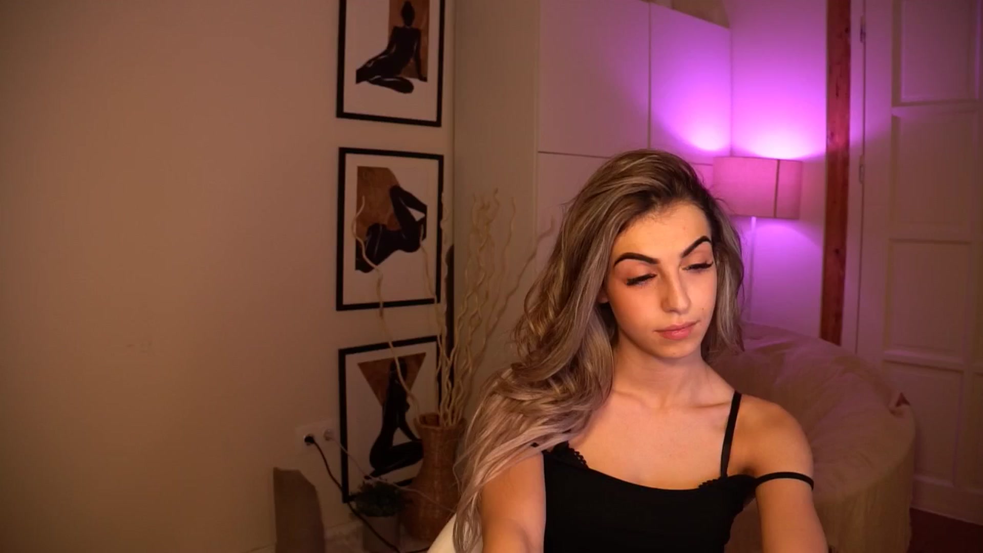 Gallery image thumbnail from lovlybambi's myfreecams stream on, 05/20/2024, 20:55 image 16 of 20