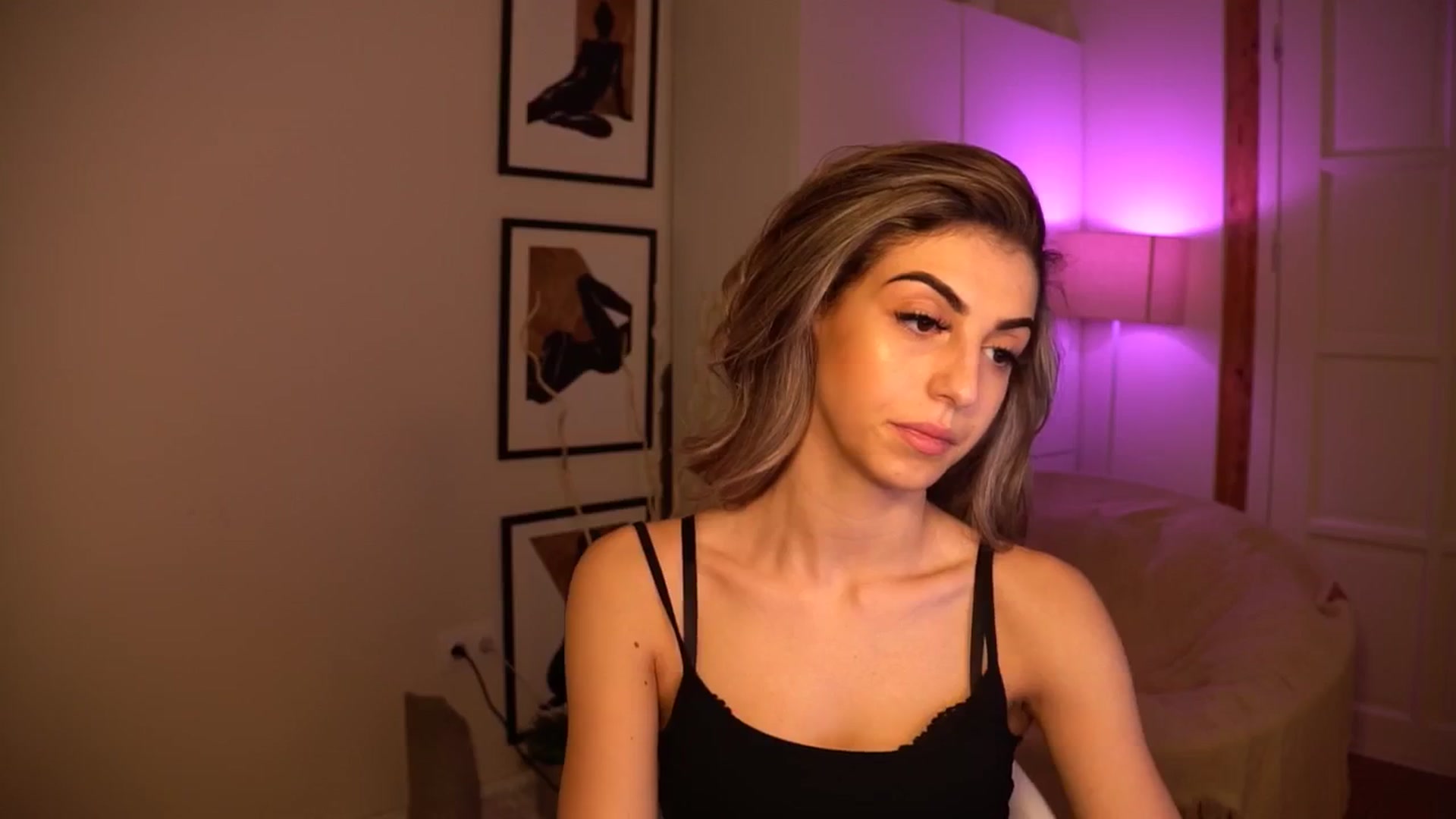 Gallery image thumbnail from lovlybambi's myfreecams stream on, 05/20/2024, 20:55 image 18 of 20
