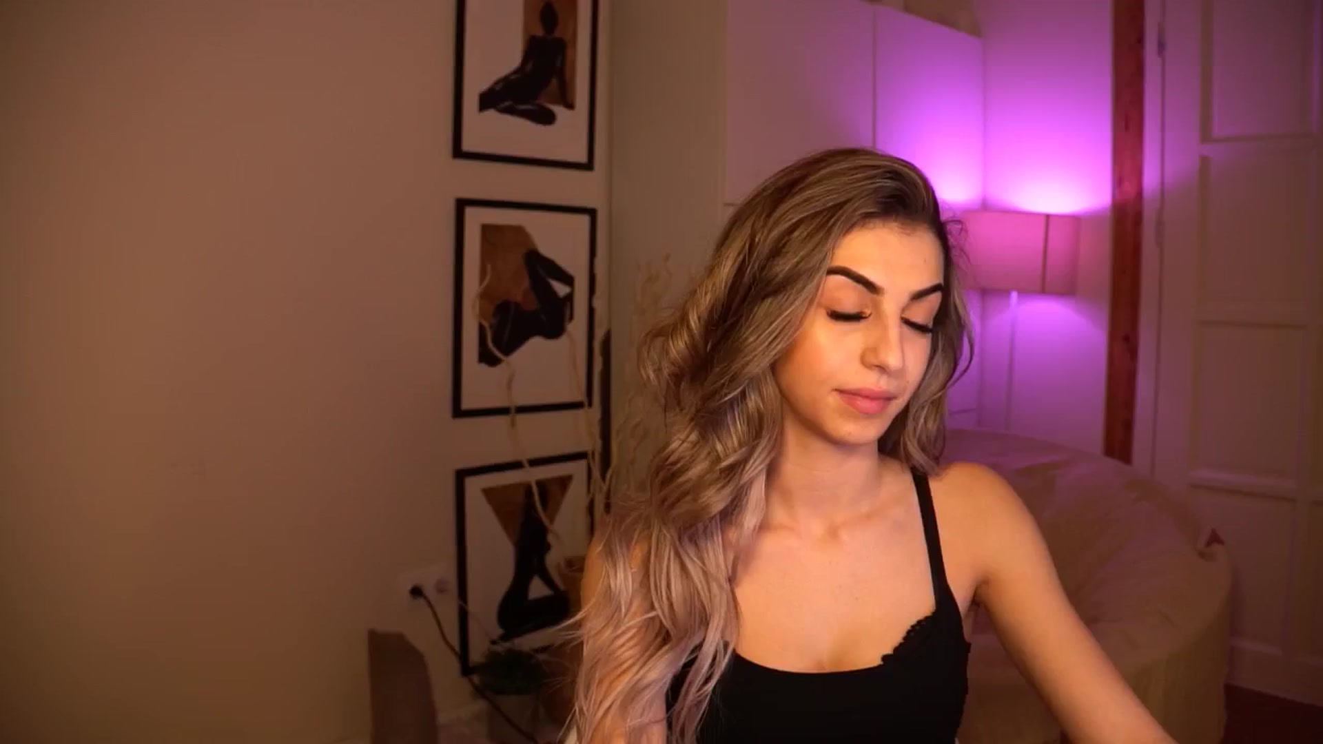 Gallery image thumbnail from lovlybambi's myfreecams stream on, 05/20/2024, 20:55 image 19 of 20