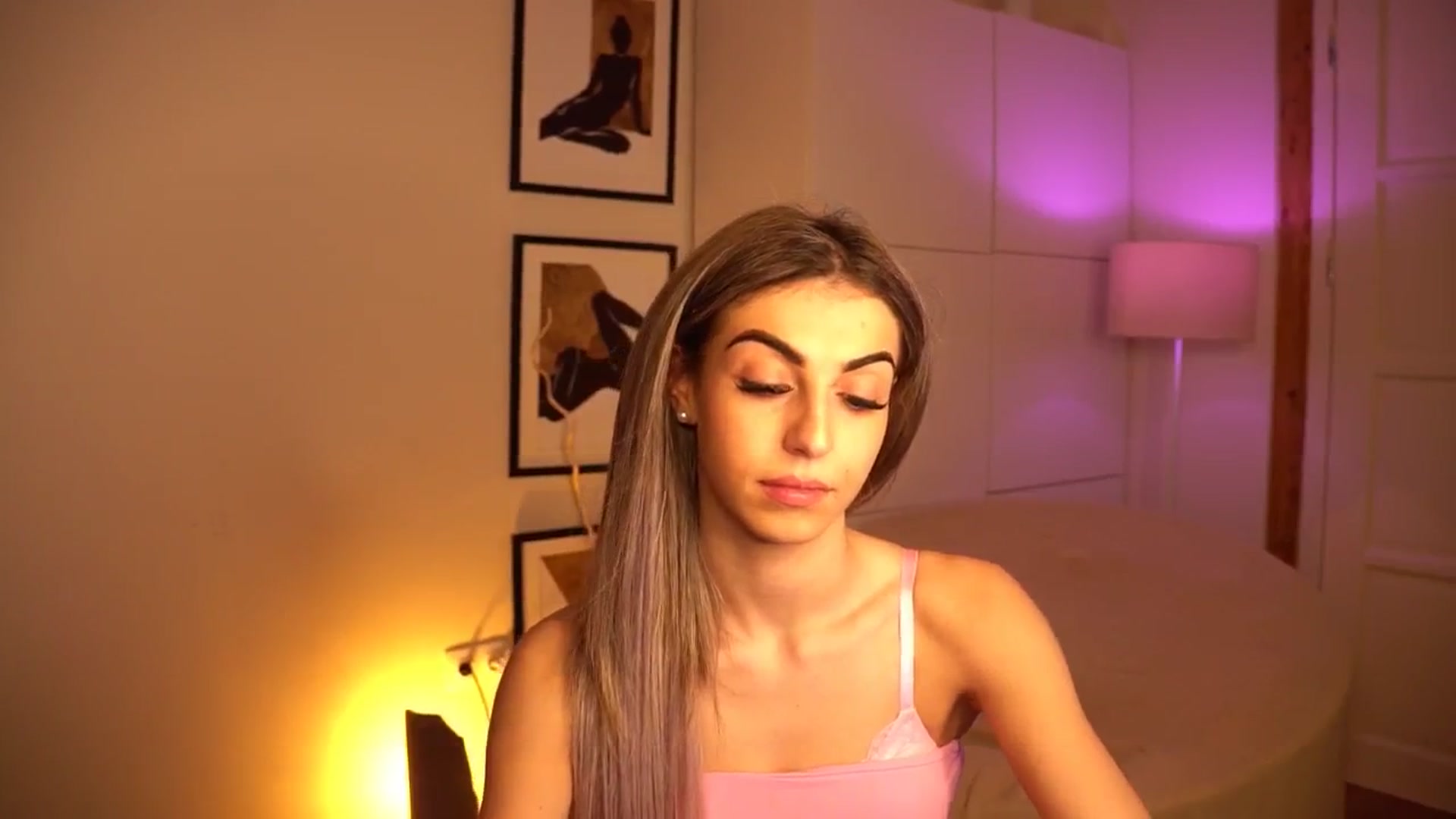 Gallery image thumbnail from lovlybambi's myfreecams stream on, 05/23/2024, 17:12 image 16 of 20