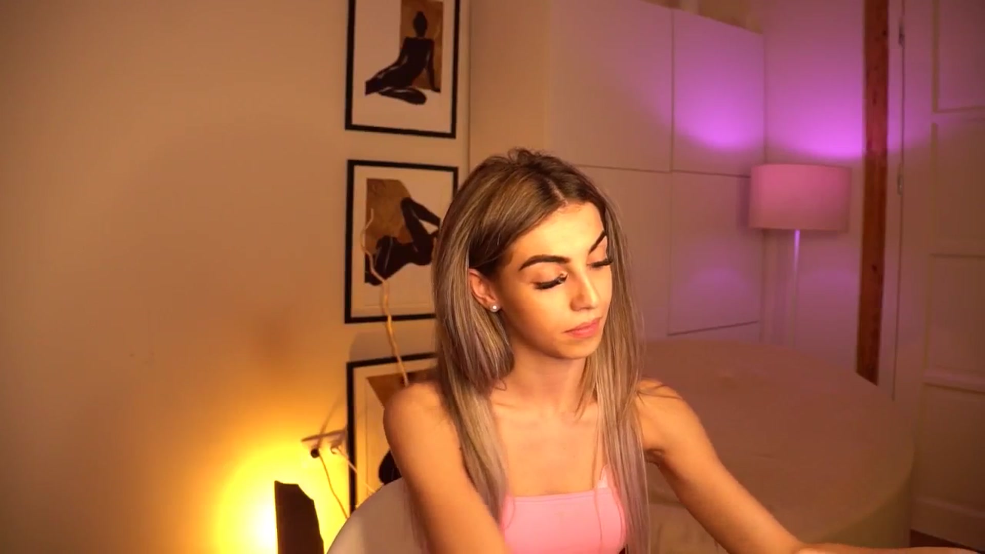 Gallery image thumbnail from lovlybambi's myfreecams stream on, 05/23/2024, 17:12 image 19 of 20