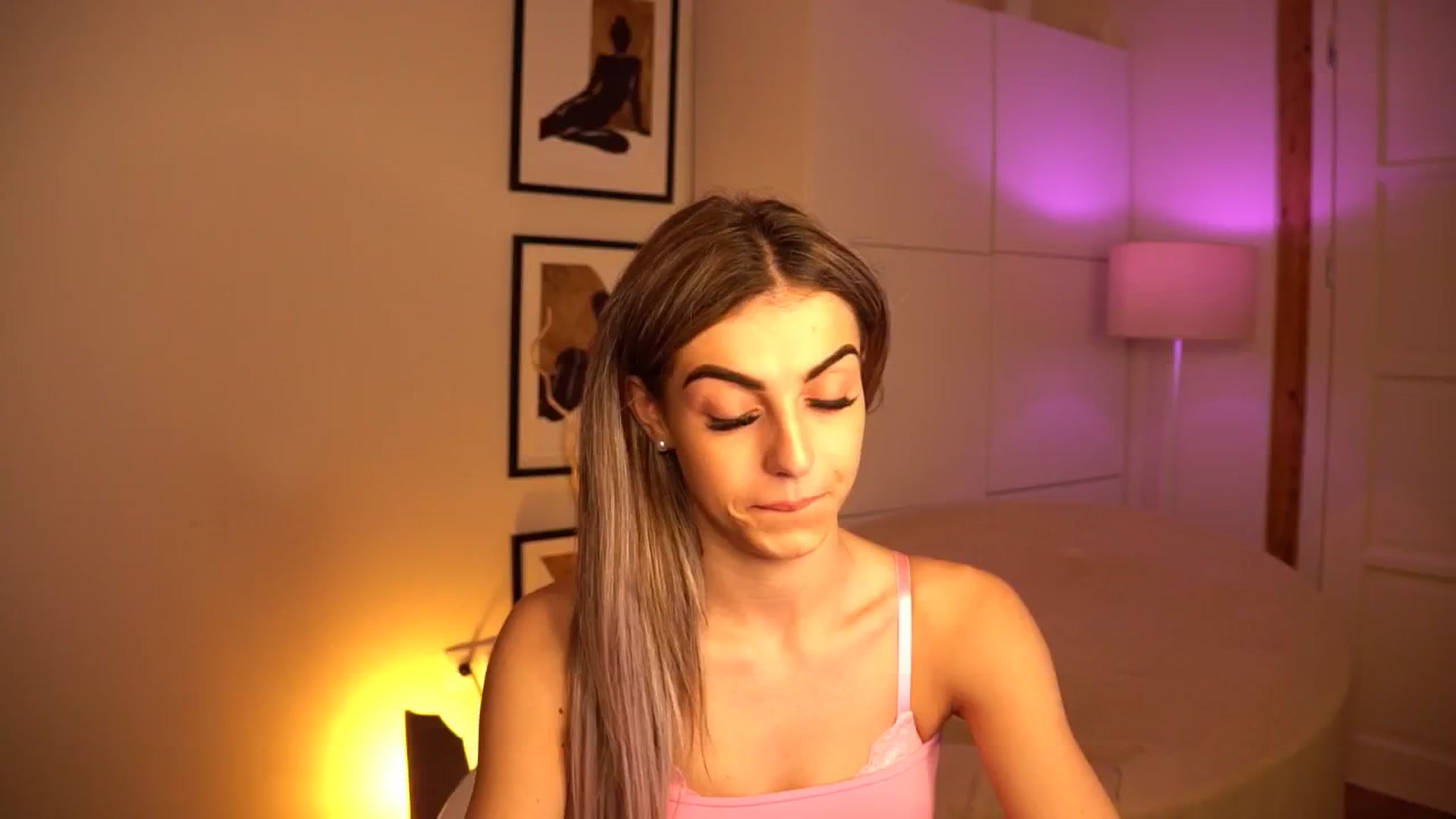 Gallery image thumbnail from lovlybambi's myfreecams stream on, 05/23/2024, 18:17 image 10 of 20