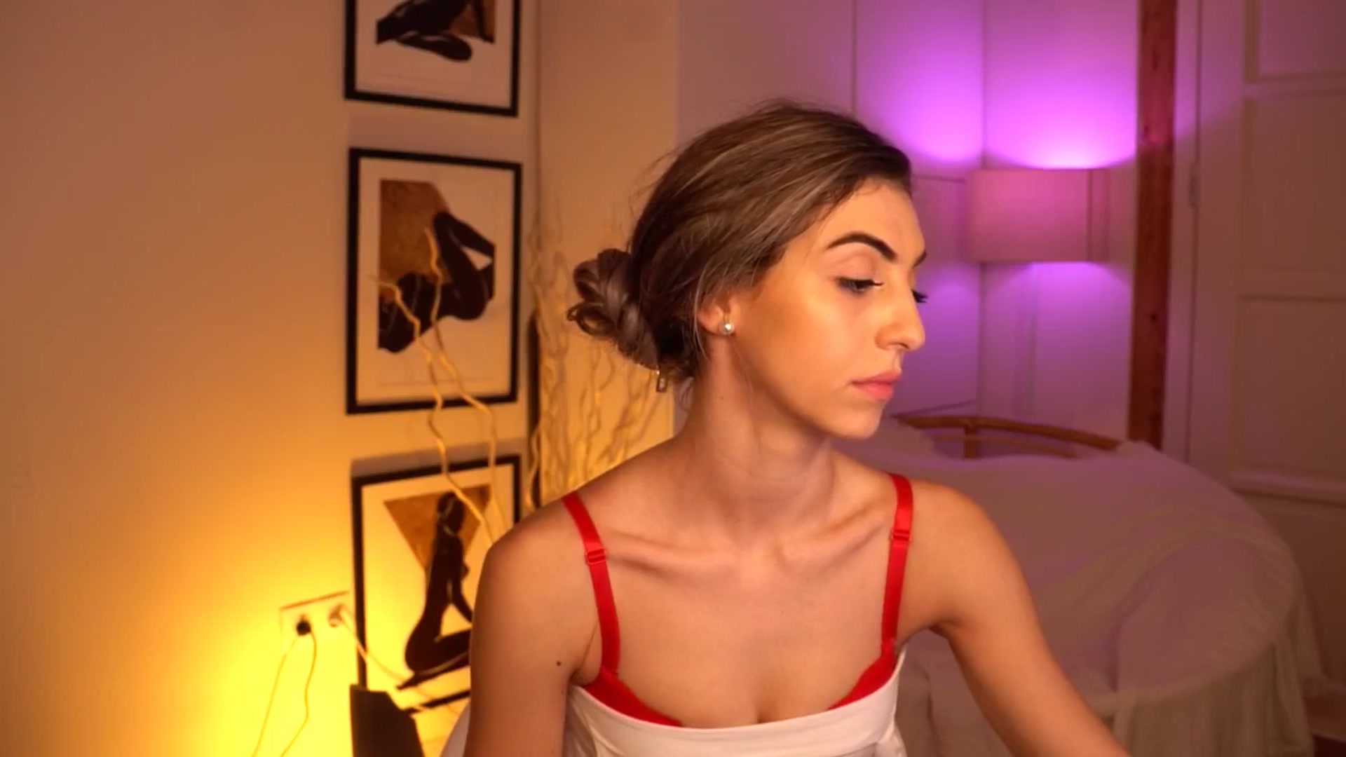 Gallery image thumbnail from lovlybambi's myfreecams stream on, 07/11/2024, 20:17 image 9 of 20