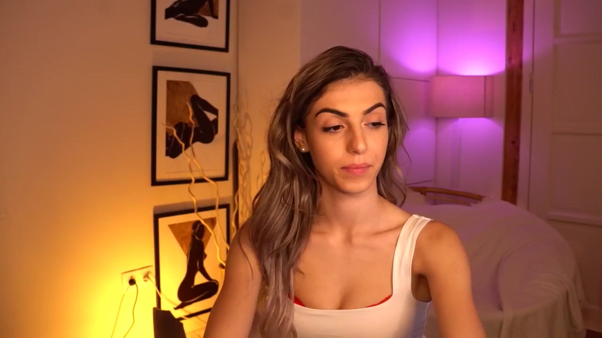 Gallery image thumbnail from lovlybambi's myfreecams stream on, 07/11/2024, 20:17 image 1 of 20