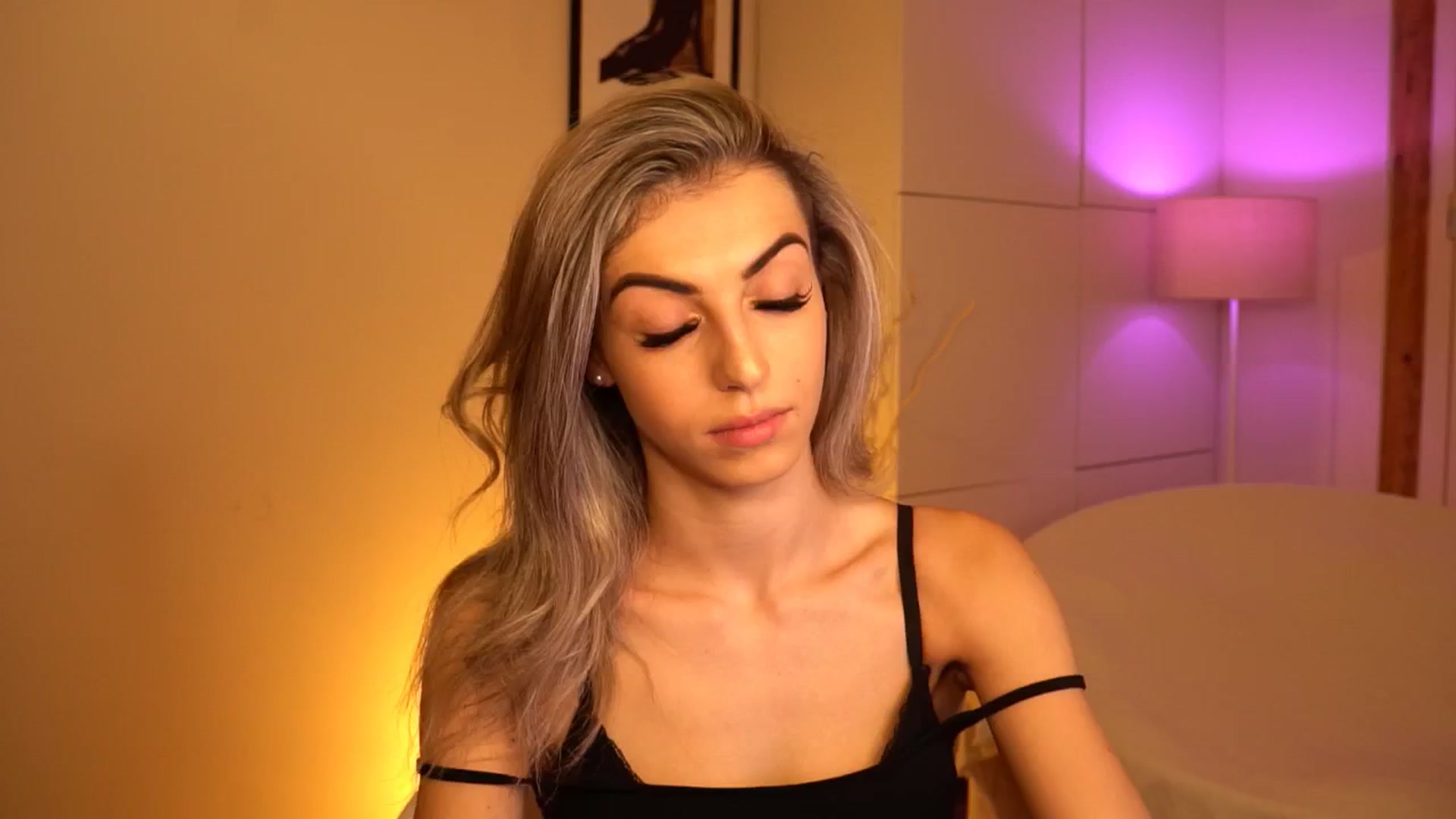 Gallery image thumbnail from lovlybambi's myfreecams stream on, 07/16/2024, 14:20 image 13 of 20