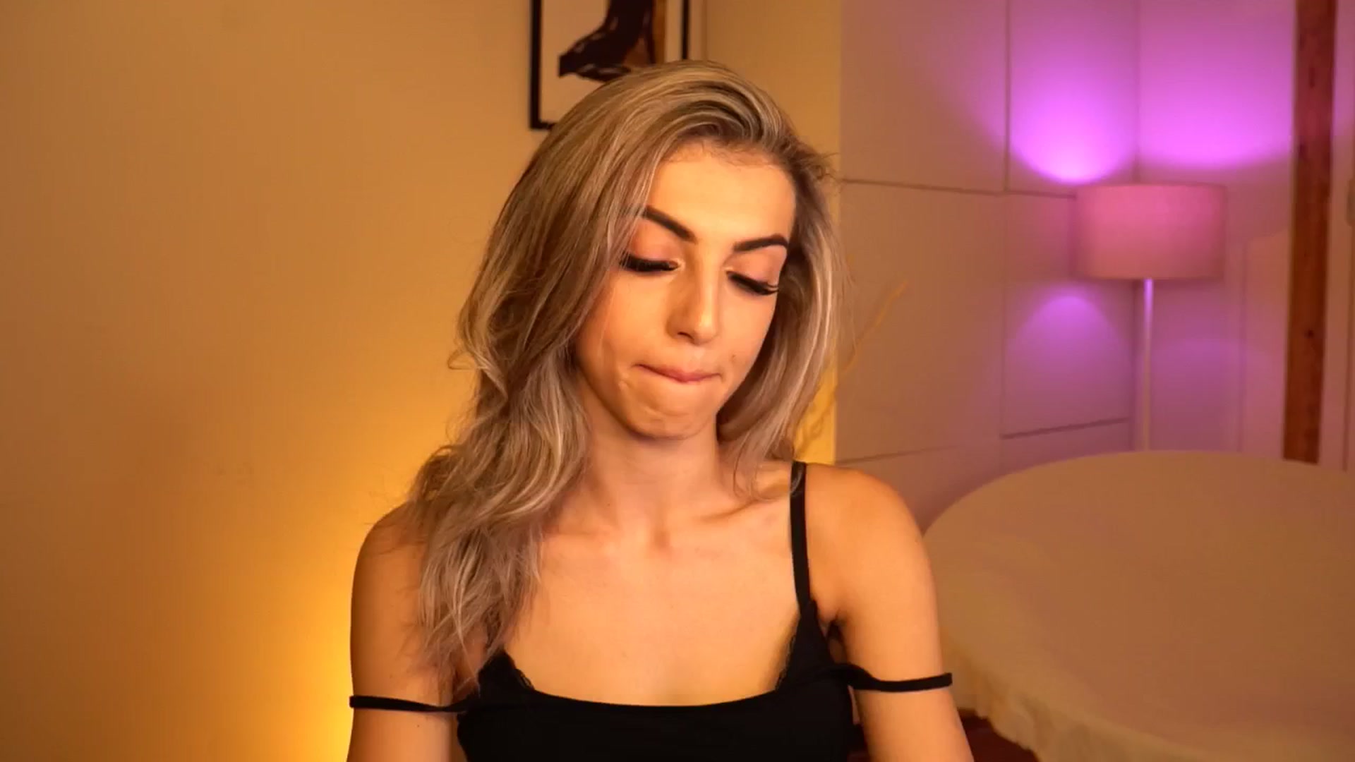 Gallery image thumbnail from lovlybambi's myfreecams stream on, 07/16/2024, 14:20 image 18 of 20