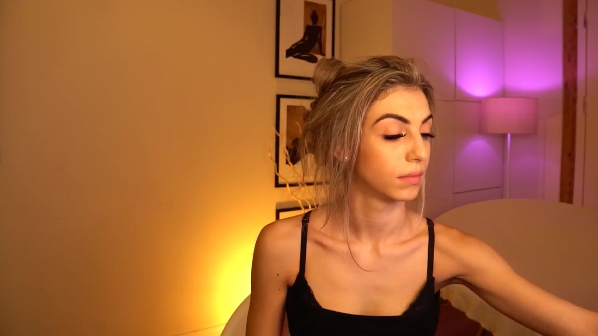 Gallery image thumbnail from lovlybambi's myfreecams stream on, 07/16/2024, 15:29 image 18 of 20