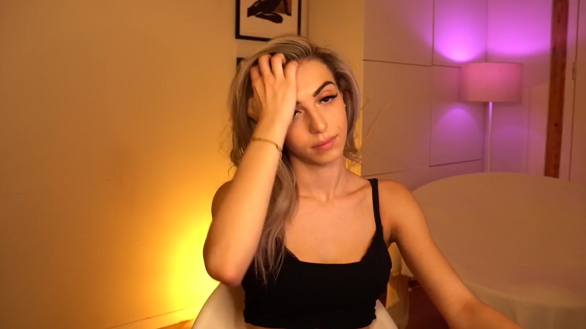 Gallery image thumbnail from lovlybambi's myfreecams stream on, 07/16/2024, 15:29 image 5 of 20