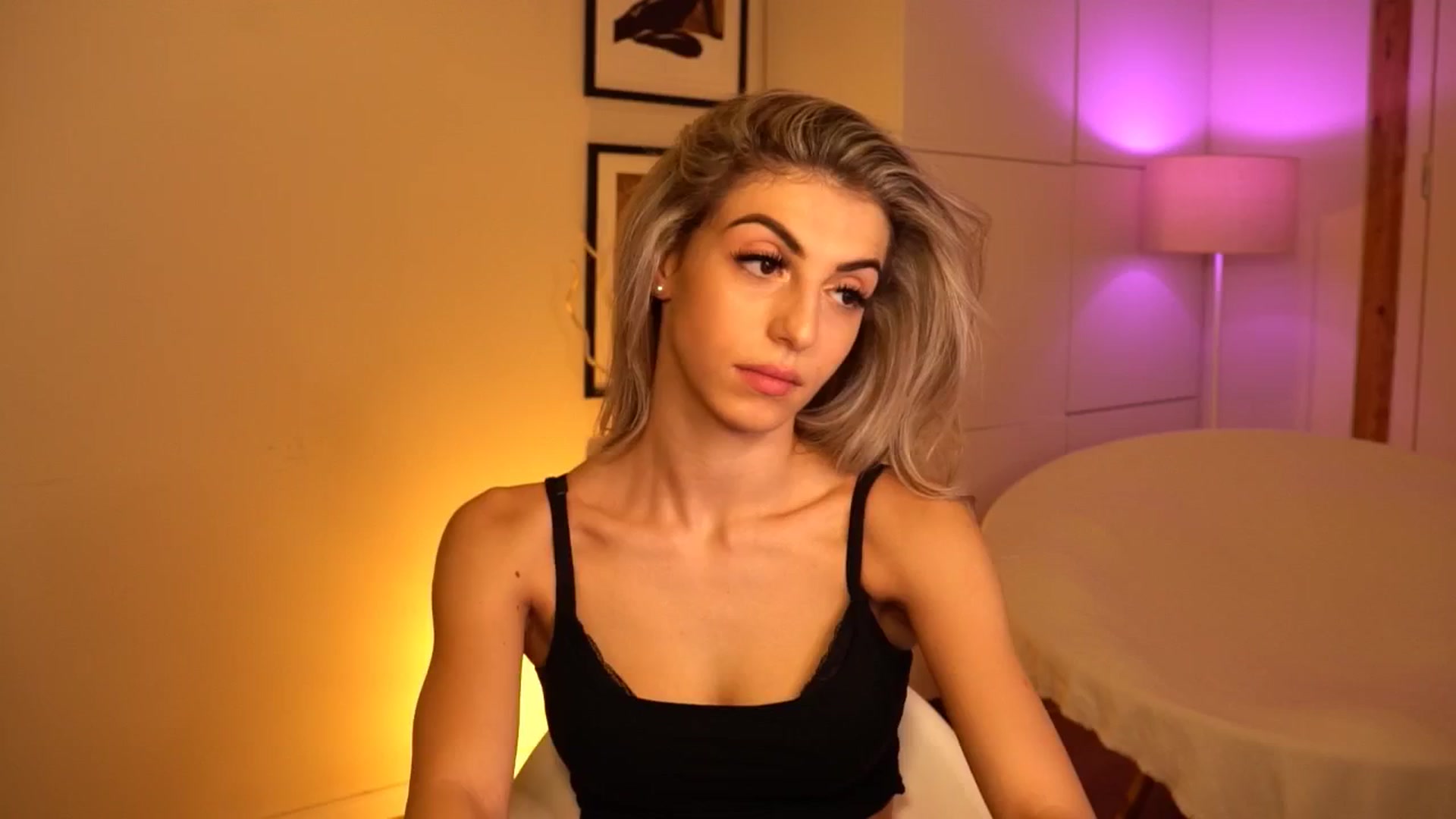 Gallery image thumbnail from lovlybambi's myfreecams stream on, 07/16/2024, 15:29 image 6 of 20