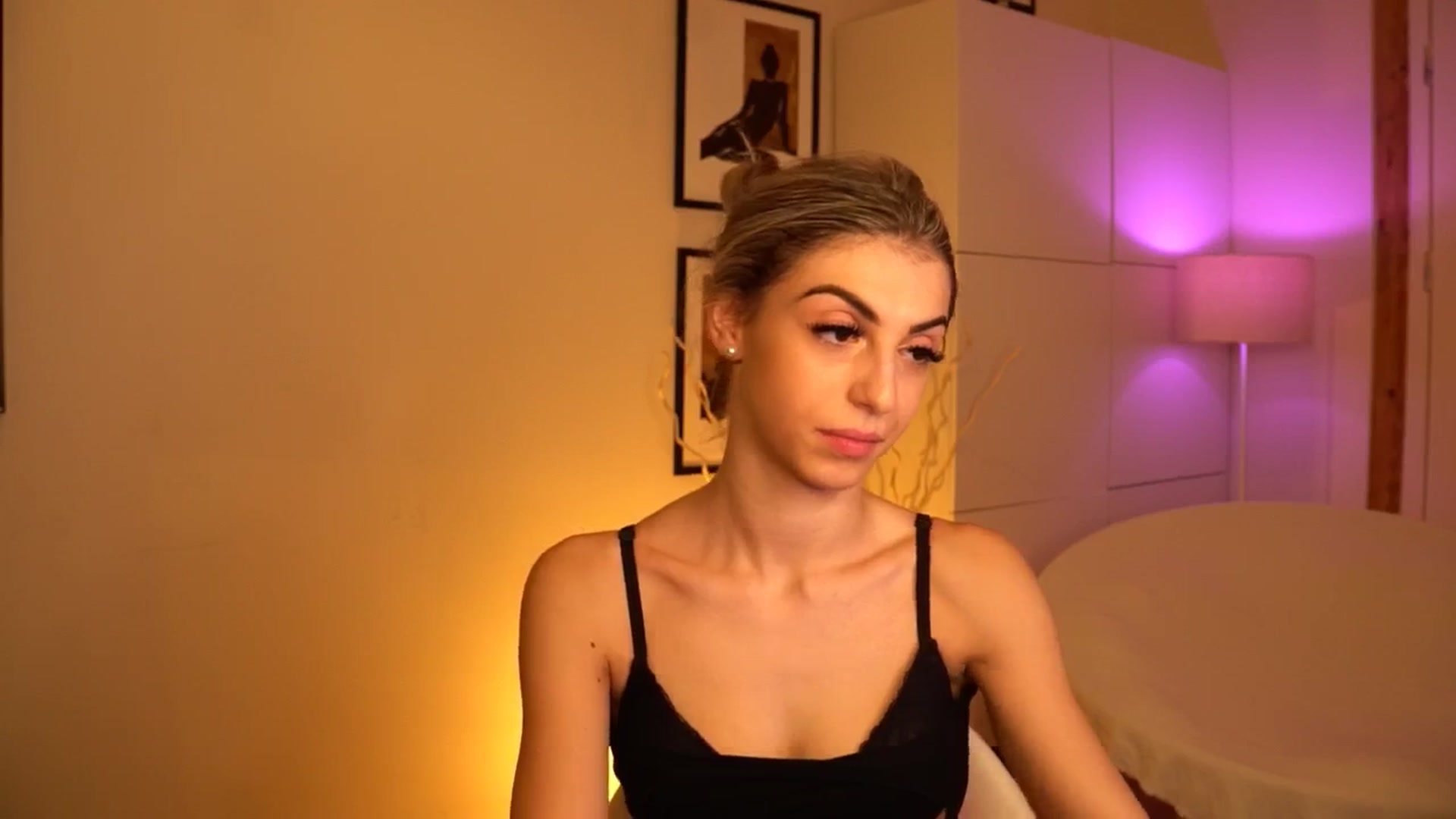 Gallery image thumbnail from lovlybambi's myfreecams stream on, 07/16/2024, 16:51 image 13 of 20