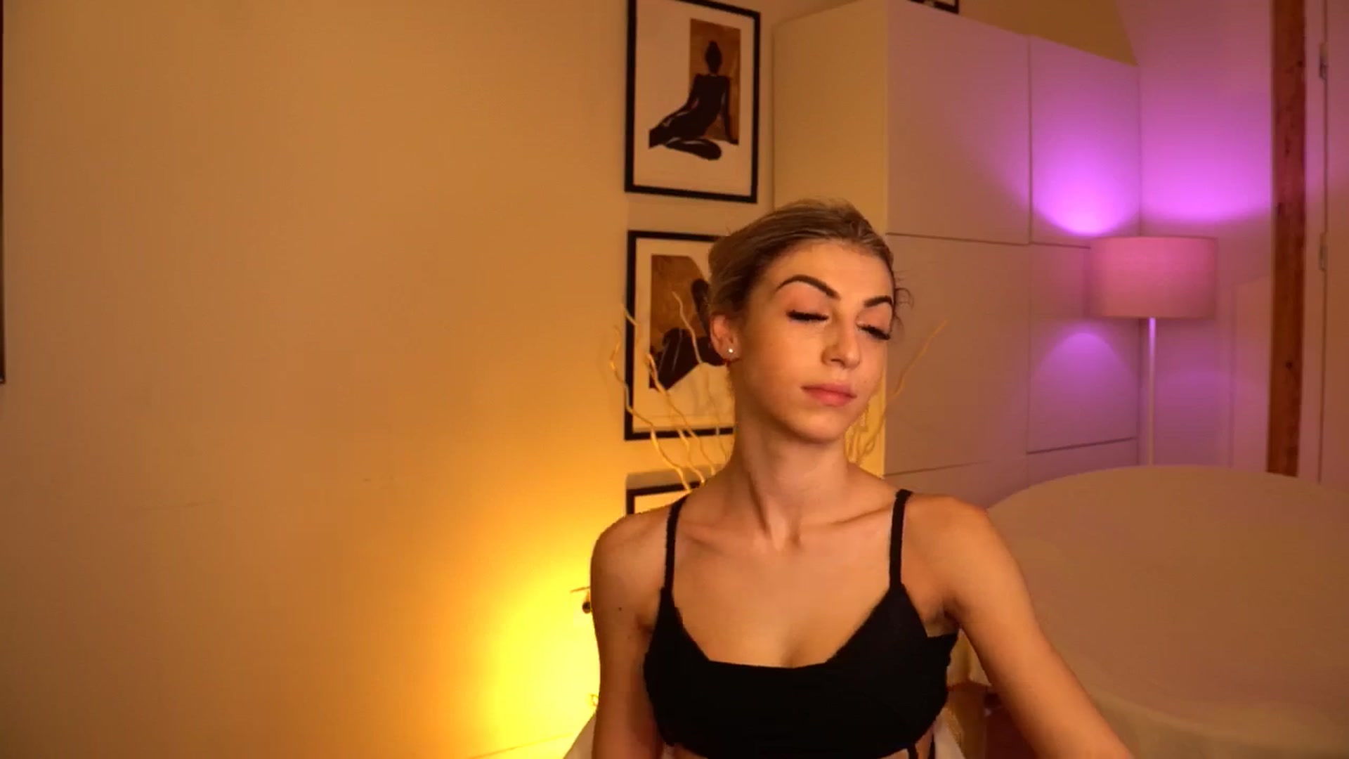 Gallery image thumbnail from lovlybambi's myfreecams stream on, 07/16/2024, 16:51 image 11 of 20