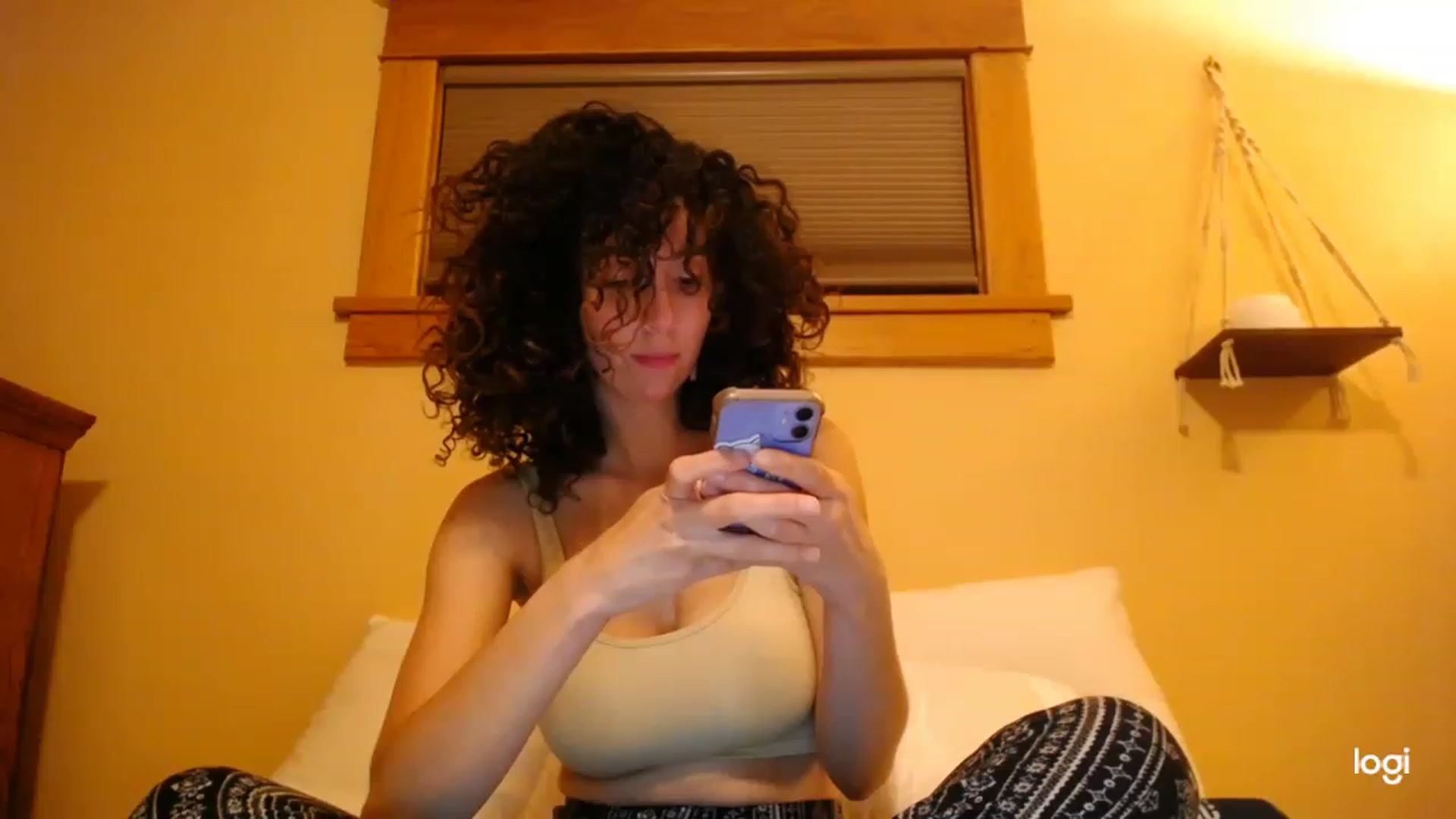 Gallery image thumbnail from luabelle's myfreecams stream on, 11/21/2022, 05:35 image 19 of 20