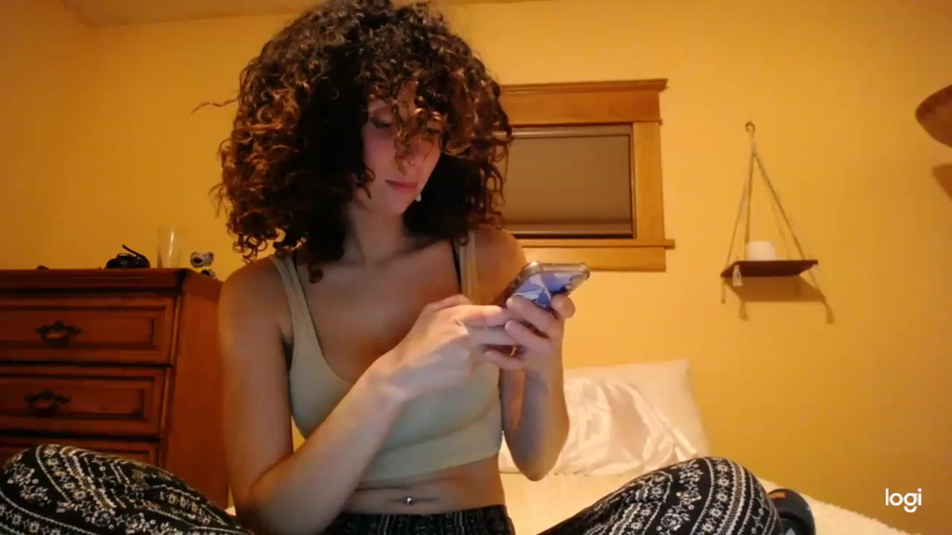 Gallery image thumbnail from luabelle's myfreecams stream on, 11/21/2022, 05:35 image 2 of 20