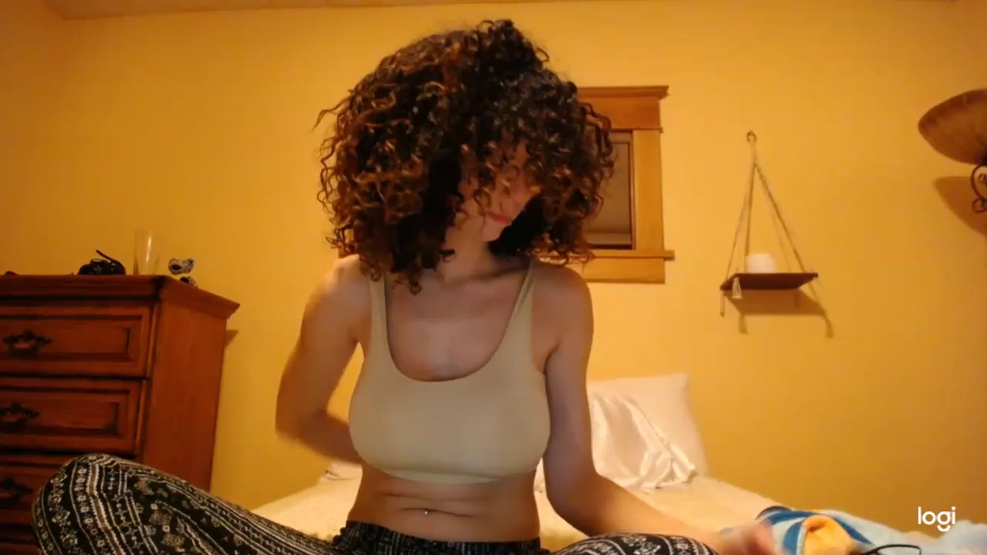 Gallery image thumbnail from luabelle's myfreecams stream on, 11/21/2022, 05:35 image 9 of 20
