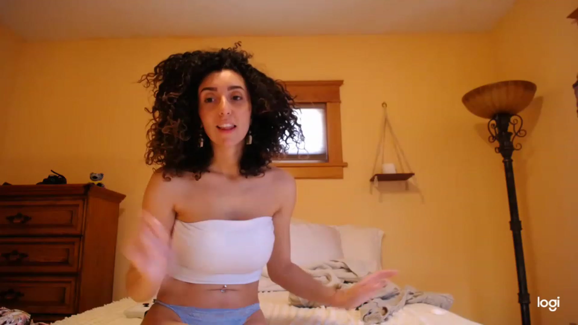 Gallery image thumbnail from luabelle's myfreecams stream on, 11/21/2022, 15:51 image 13 of 20