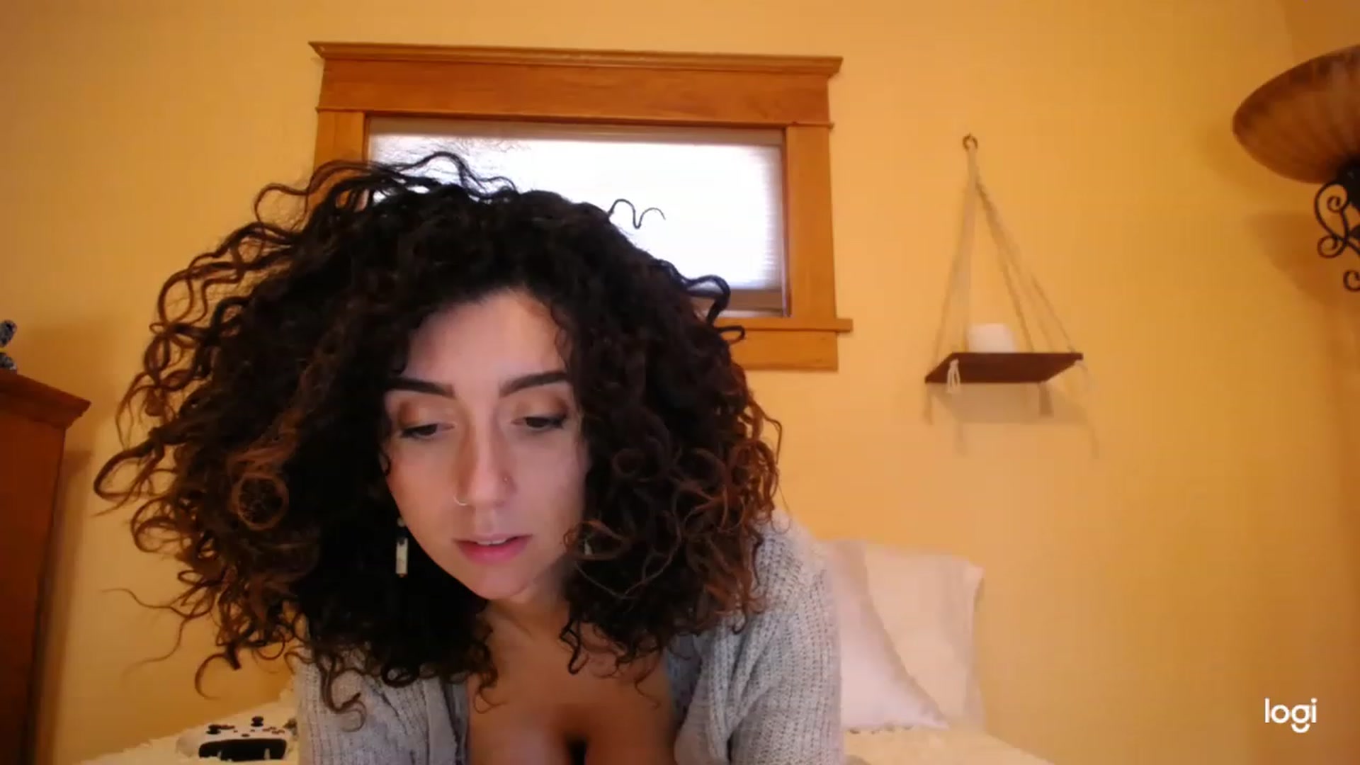 Gallery image thumbnail from luabelle's myfreecams stream on, 11/21/2022, 17:33 image 19 of 20