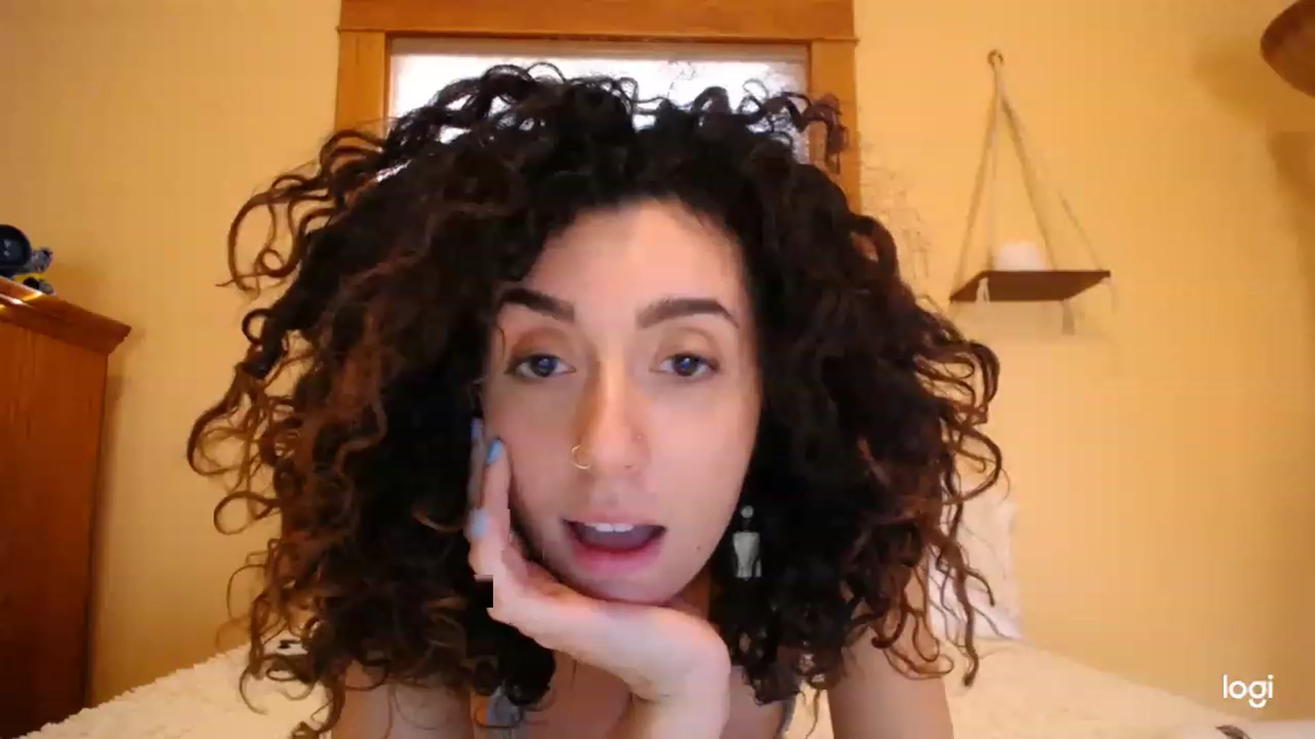 Gallery image thumbnail from luabelle's myfreecams stream on, 11/21/2022, 18:29 image 17 of 20