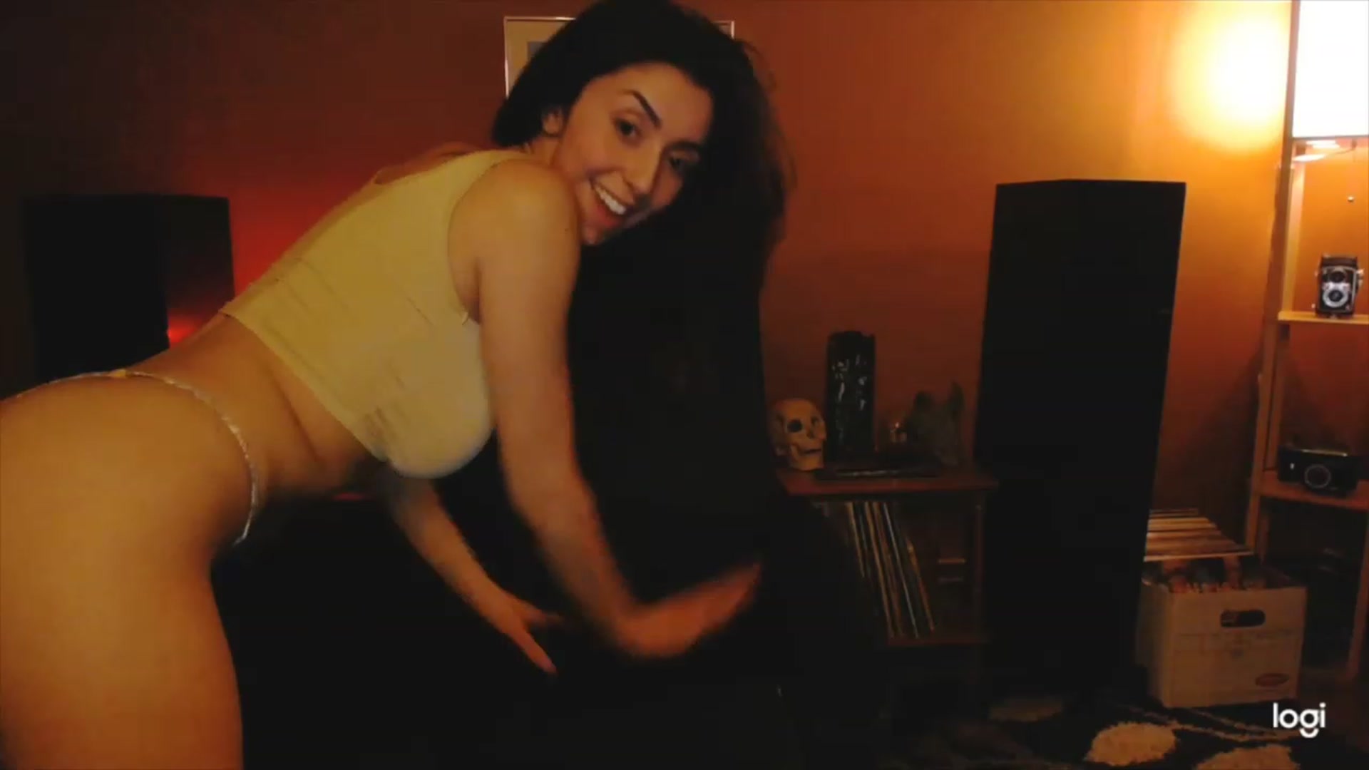Gallery image thumbnail from luabelle's myfreecams stream on, 12/06/2022, 03:55 image 15 of 20