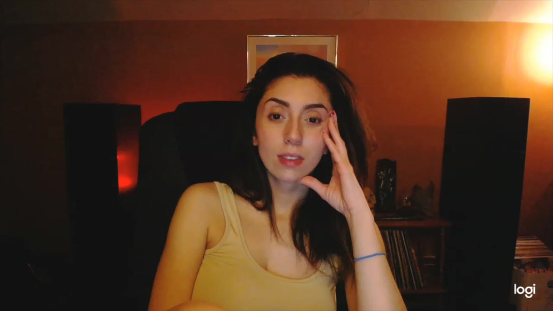 Gallery image thumbnail from luabelle's myfreecams stream on, 12/06/2022, 03:55 image 1 of 20