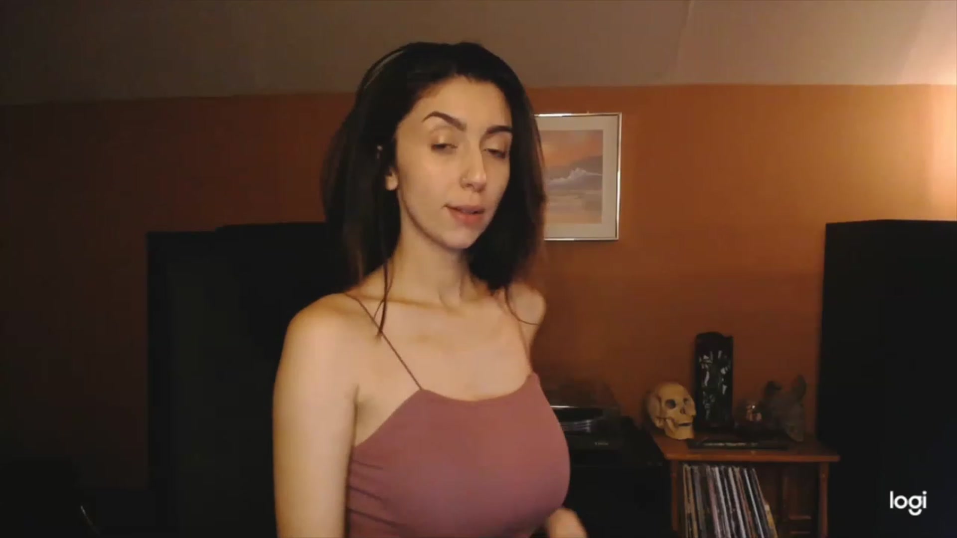 Gallery image thumbnail from luabelle's myfreecams stream on, 12/06/2022, 17:50 image 8 of 20