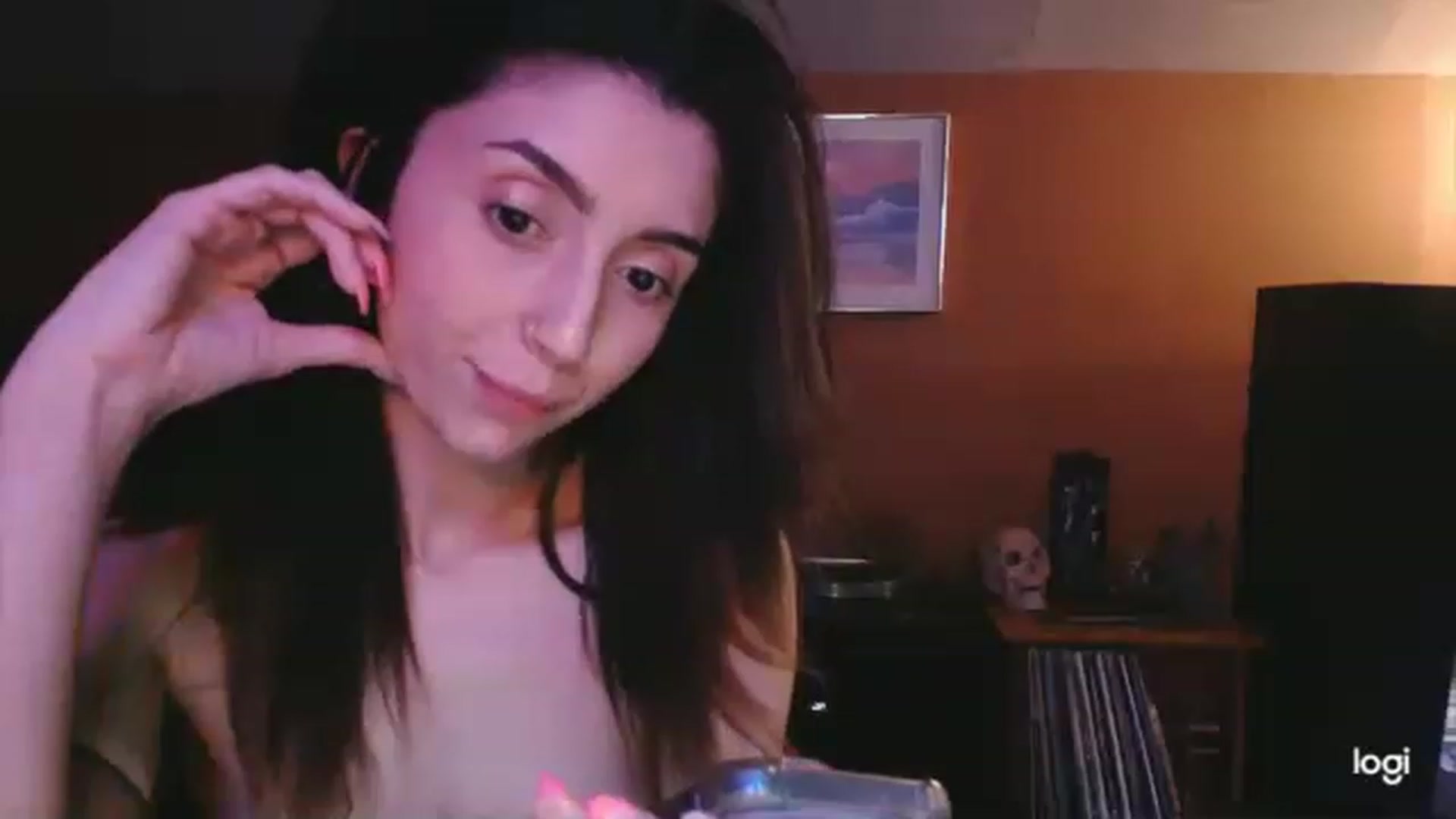 Gallery image thumbnail from luabelle's myfreecams stream on, 12/06/2022, 18:56 image 2 of 20