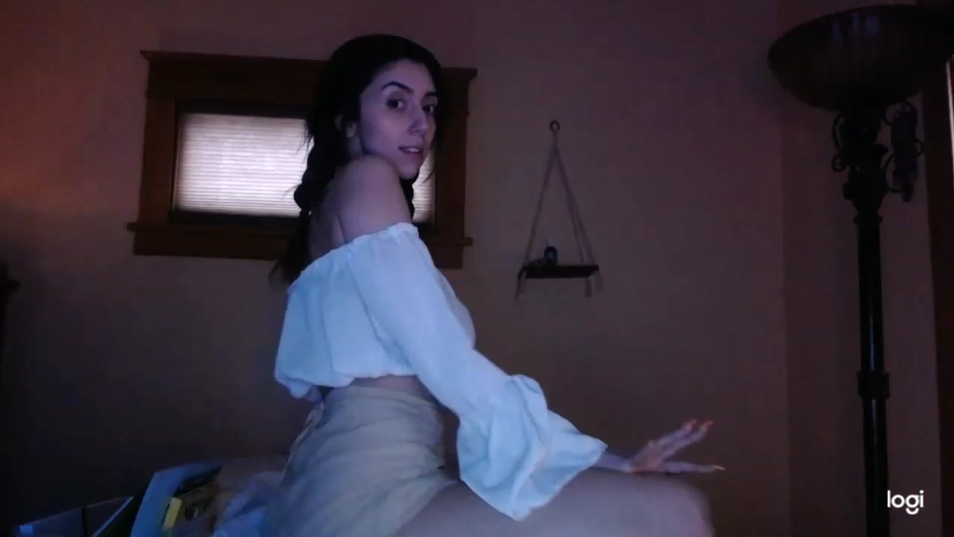 Gallery image thumbnail from luabelle's myfreecams stream on, 12/07/2022, 20:43 image 6 of 20