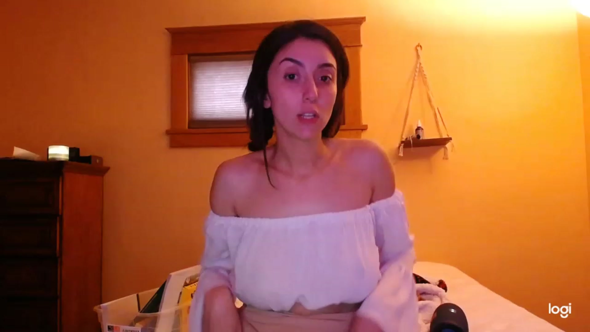 Gallery image thumbnail from luabelle's myfreecams stream on, 12/07/2022, 20:43 image 15 of 20