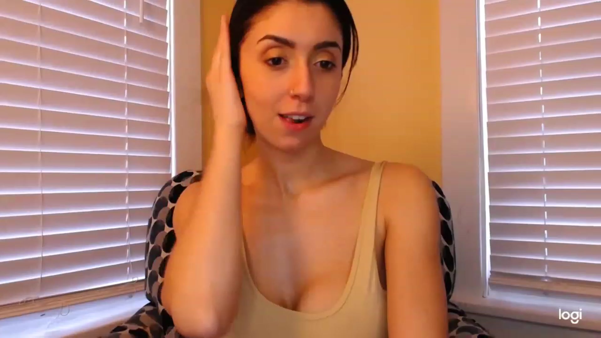 Gallery image thumbnail from luabelle's myfreecams stream on, 12/12/2022, 17:11 image 20 of 20