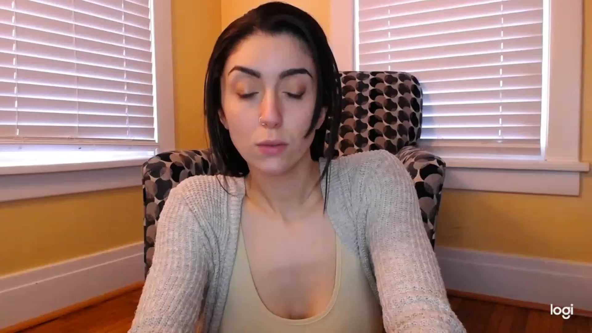 Gallery image thumbnail from luabelle's myfreecams stream on, 12/12/2022, 18:13 image 2 of 20