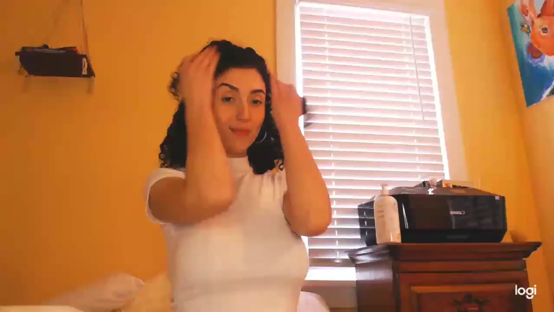 Gallery image thumbnail from luabelle's myfreecams stream on, 02/06/2023, 17:38 image 17 of 20