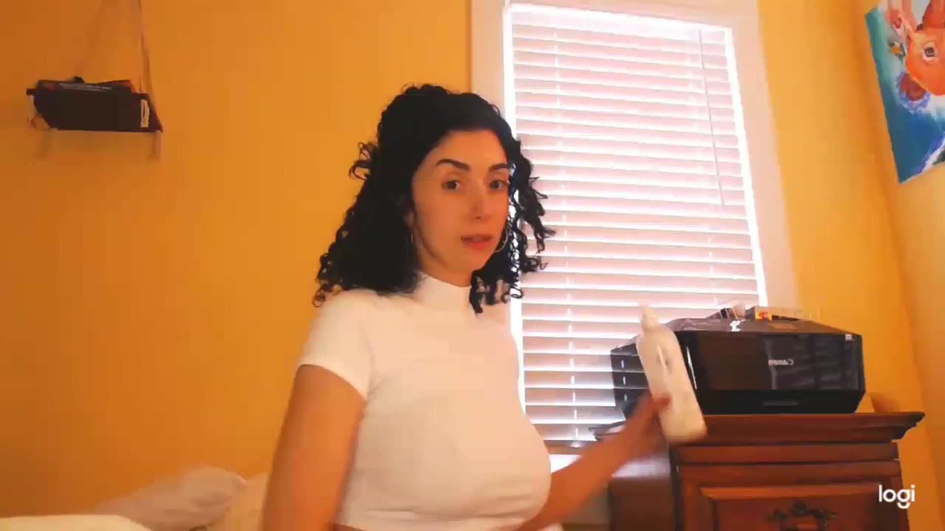 Gallery image thumbnail from luabelle's myfreecams stream on, 02/06/2023, 17:38 image 18 of 20
