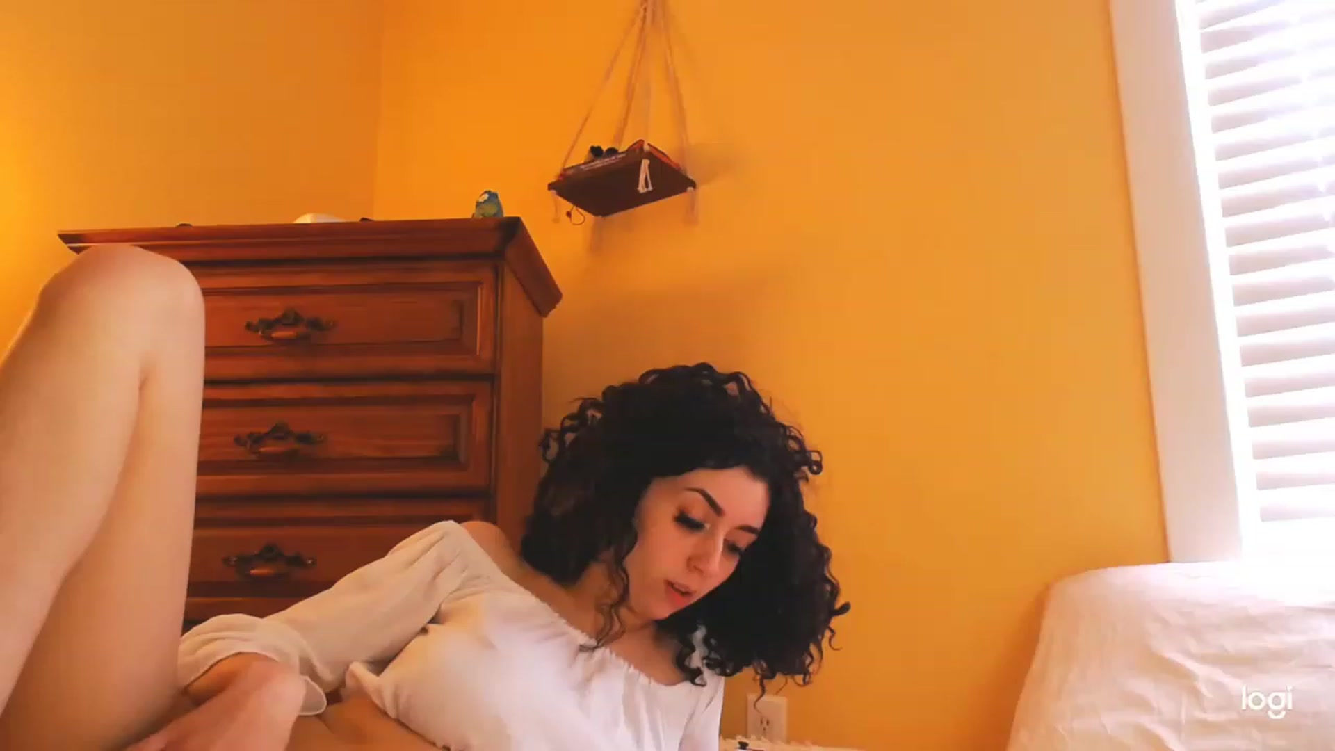 Gallery image thumbnail from luabelle's myfreecams stream on, 03/22/2023, 17:35 image 4 of 20