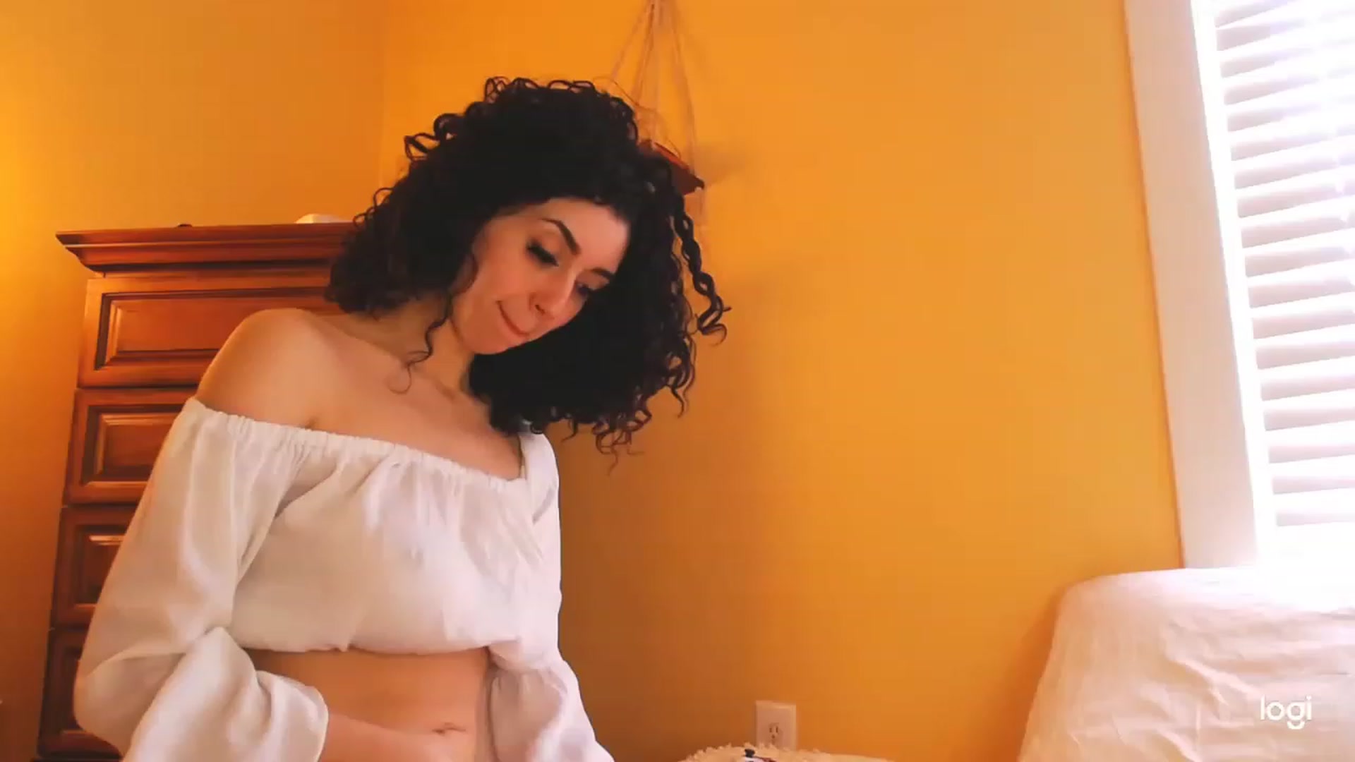 Gallery image thumbnail from luabelle's myfreecams stream on, 03/22/2023, 17:35 image 2 of 20