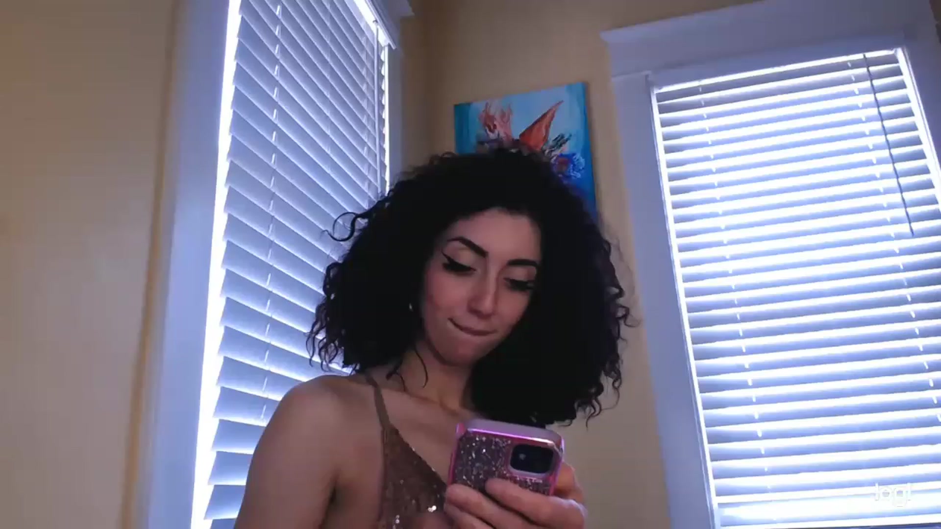 Gallery image thumbnail from luabelle's myfreecams stream on, 04/21/2023, 17:19 image 15 of 20