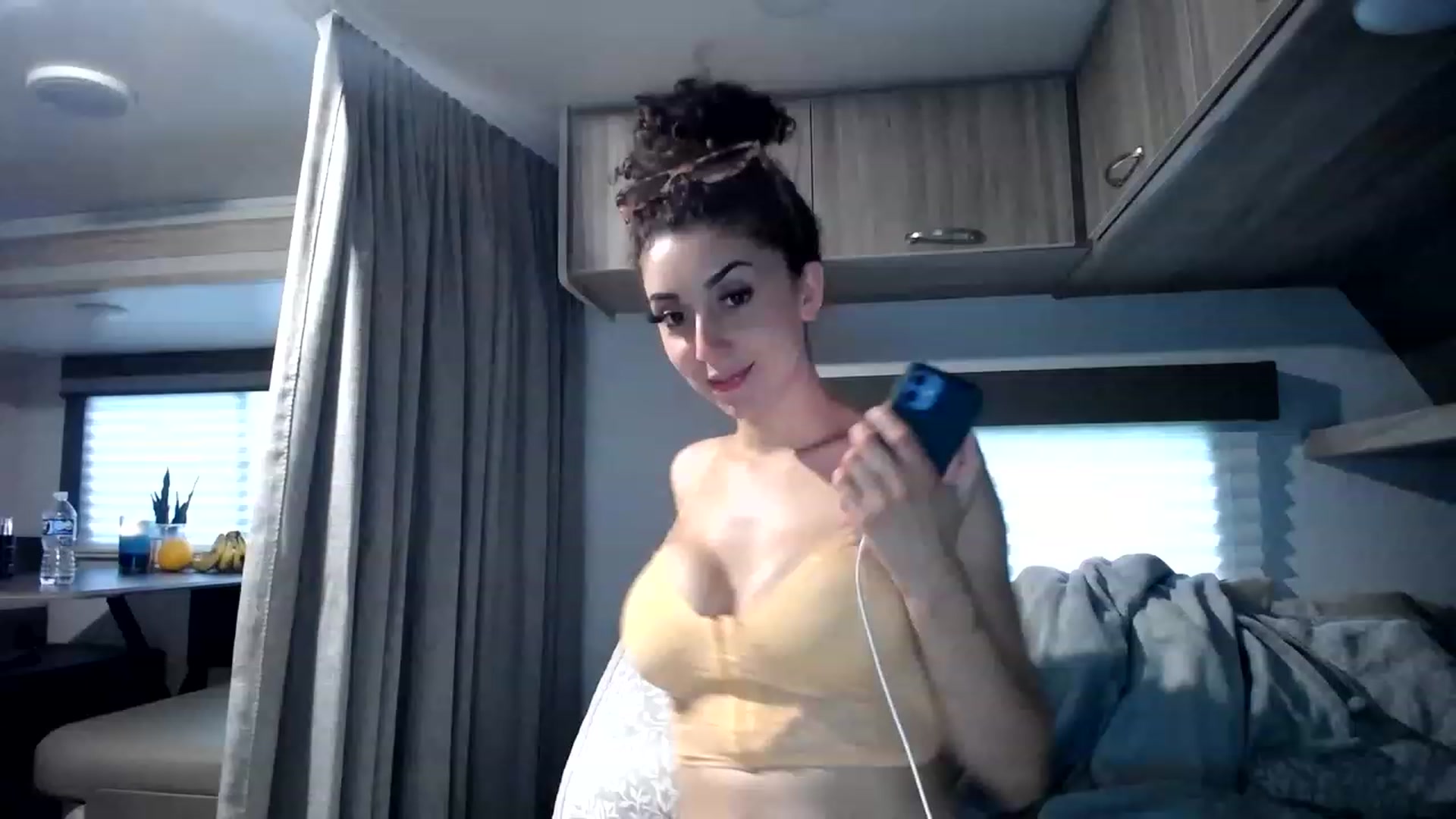 Gallery image thumbnail from luabelle's myfreecams stream on, 05/19/2023, 21:25 image 14 of 20