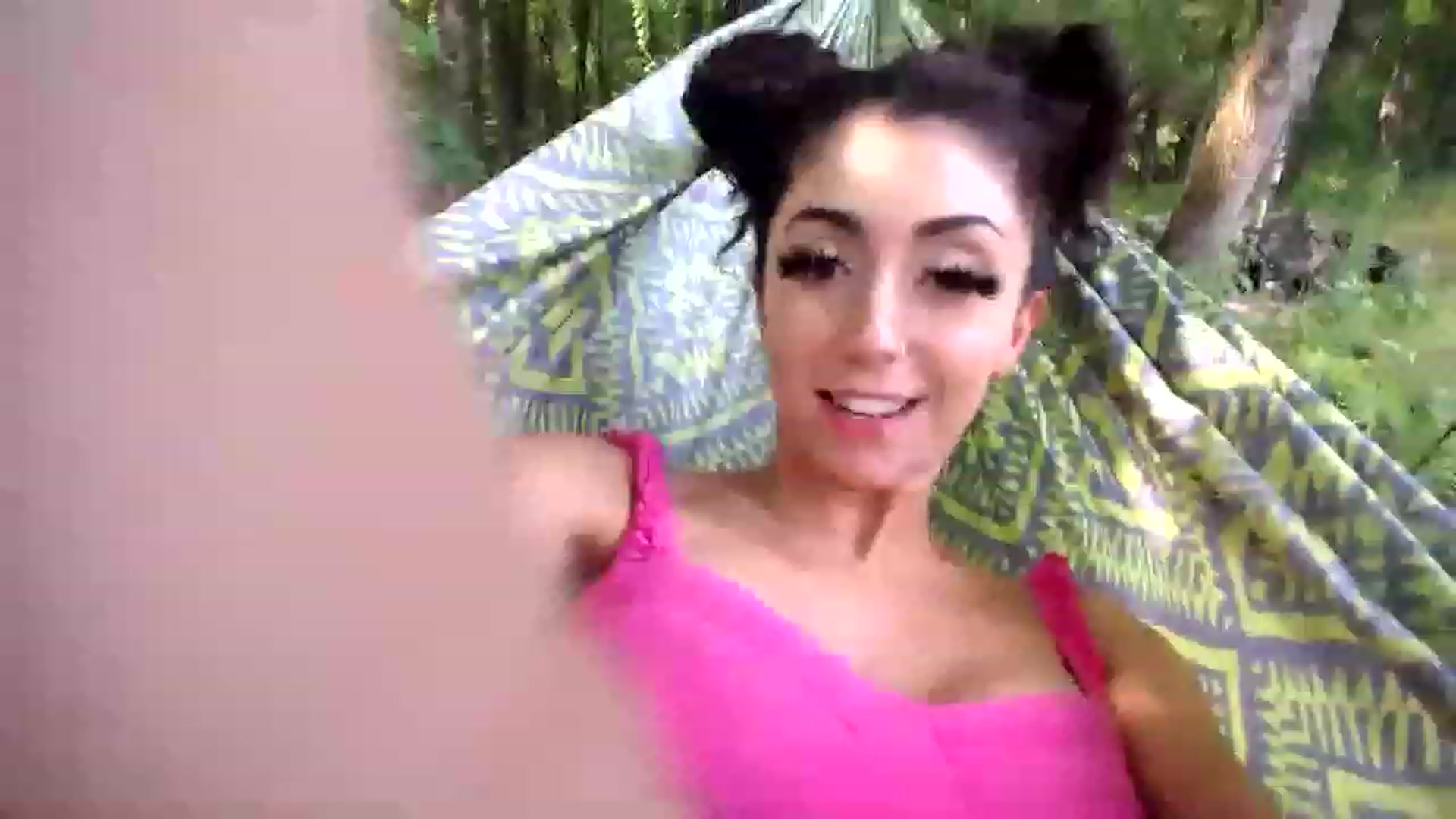 Gallery image thumbnail from luabelle's myfreecams stream on, 05/25/2023, 20:09 image 13 of 20