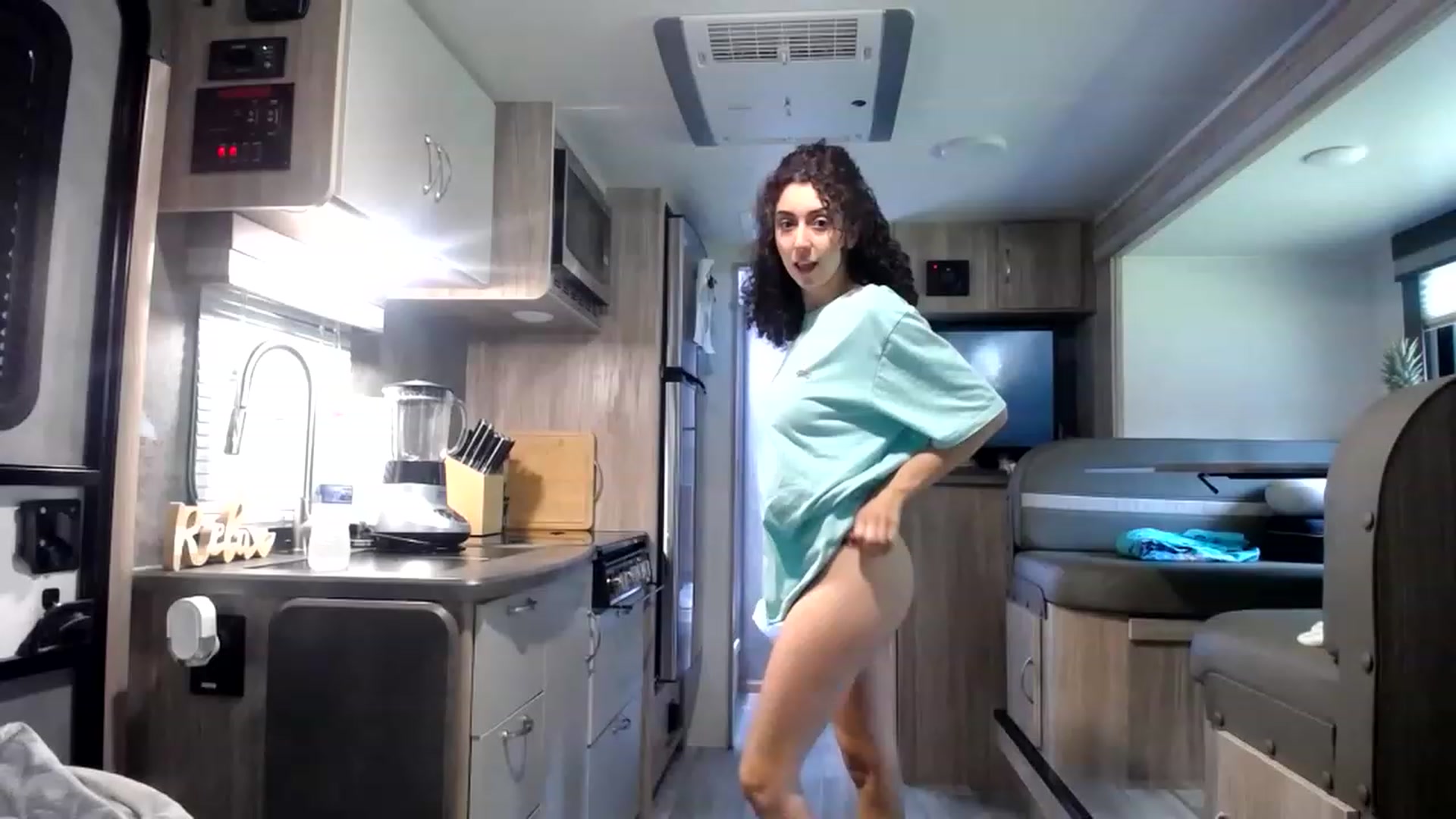Gallery image thumbnail from luabelle's myfreecams stream on, 06/05/2023, 18:14 image 2 of 20